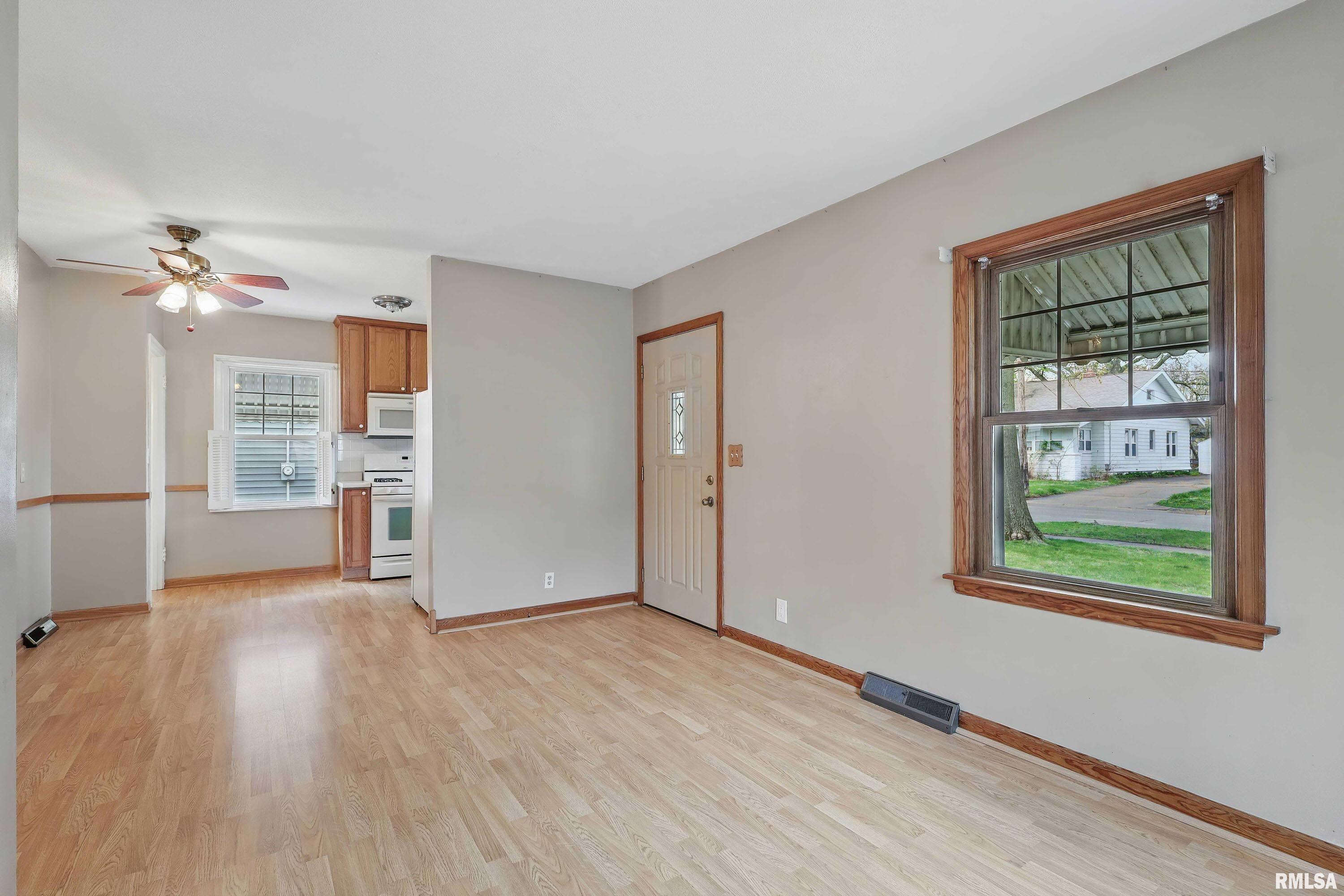 924 53rd Street, Moline, Illinois image 7
