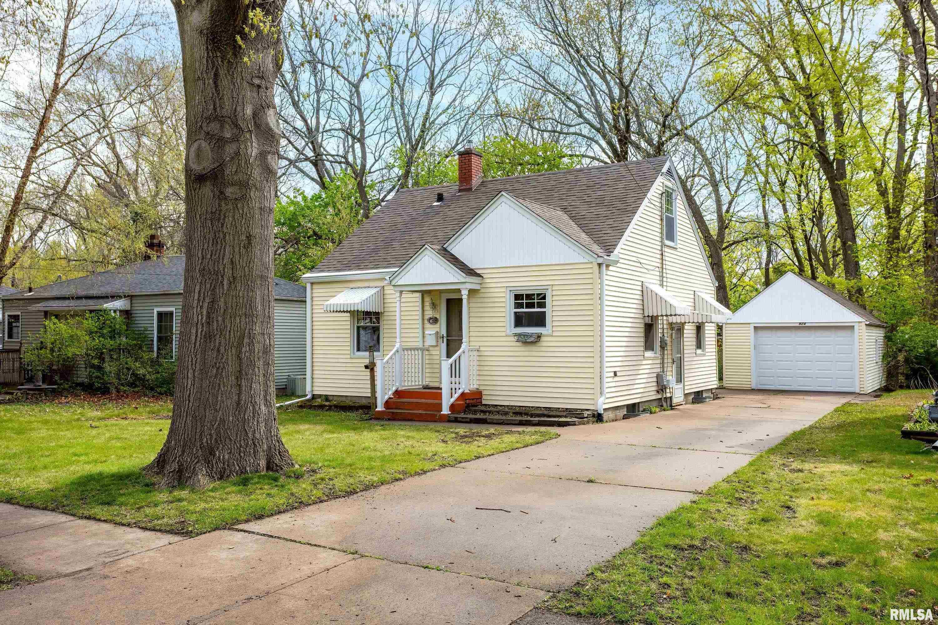 924 53rd Street, Moline, Illinois image 1
