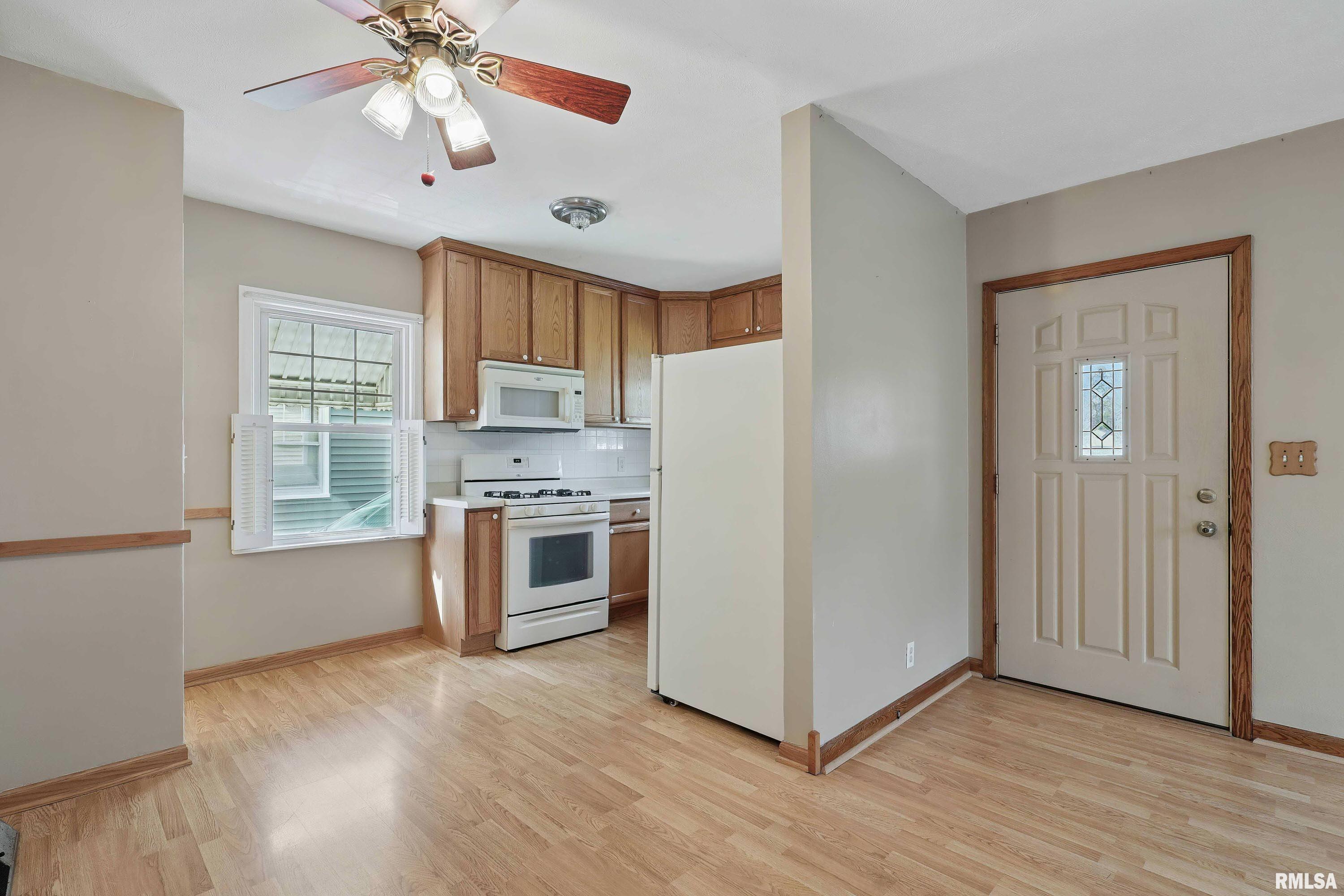 924 53rd Street, Moline, Illinois image 8