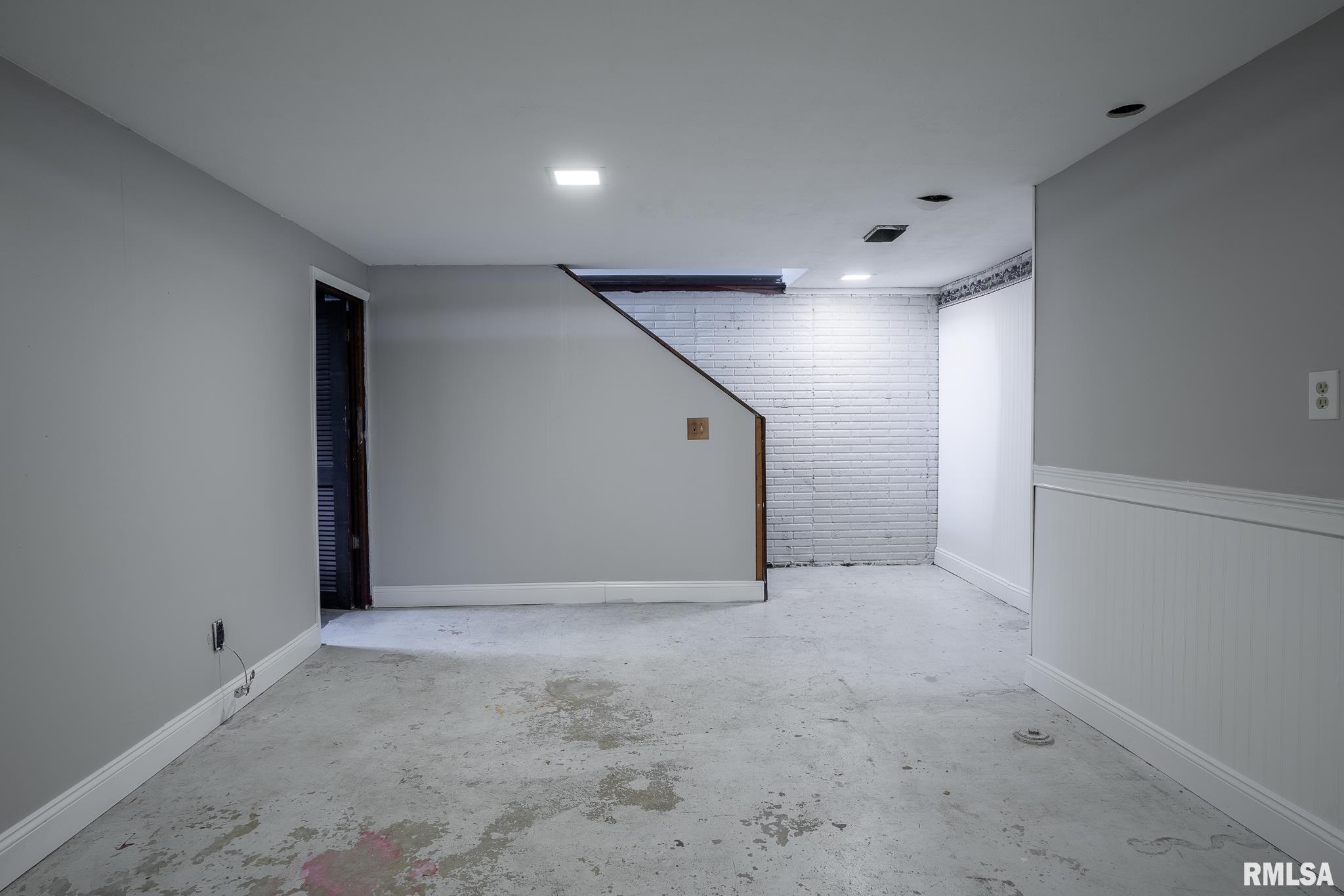 3841 Greenbrier Drive, Bettendorf, Iowa image 21