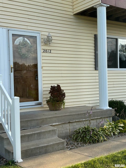 Condo For Sale - 2012 S Second Avenue<br/> Morton, IL 61550