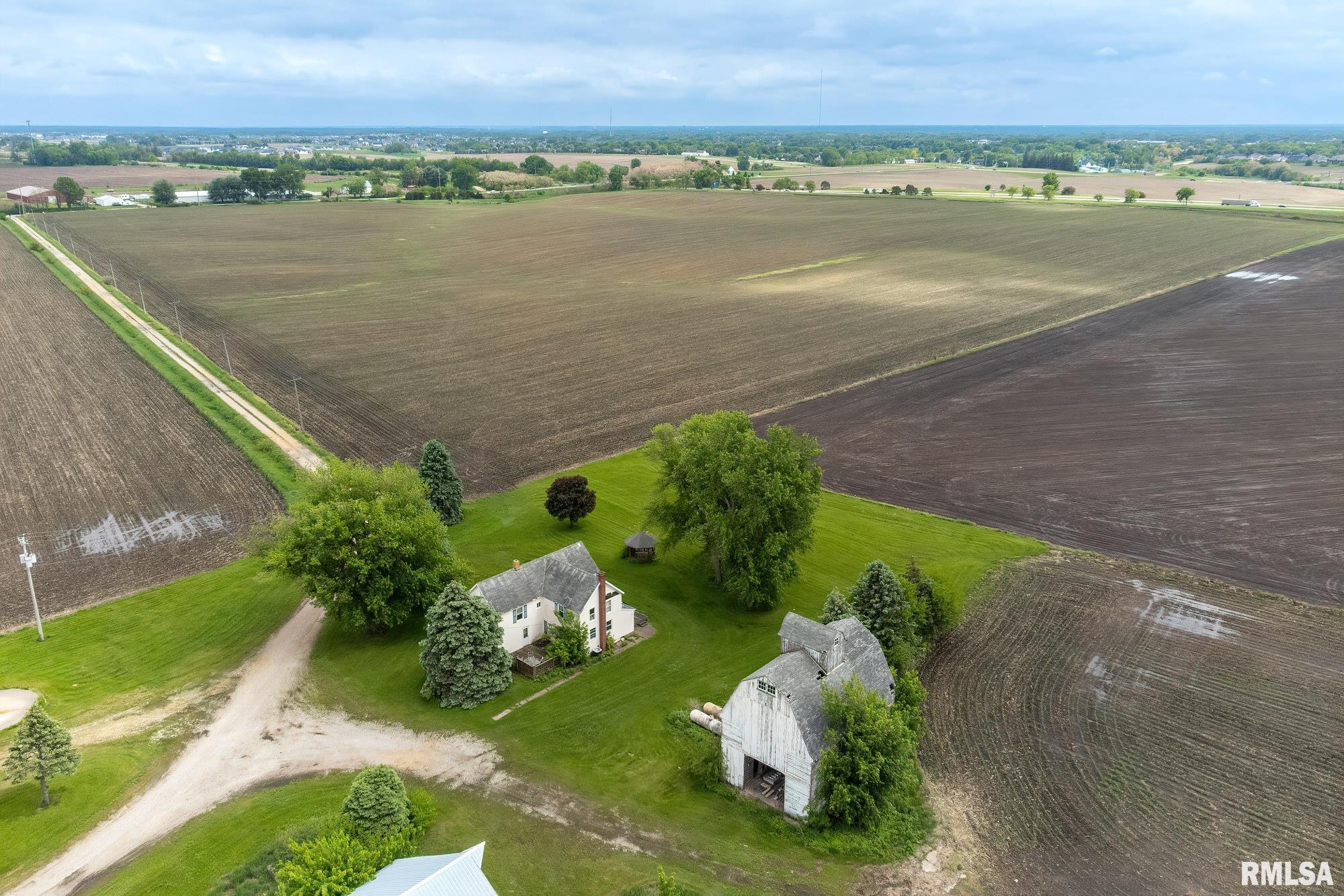 7936 Utica Ridge Road, Davenport, Iowa image 9