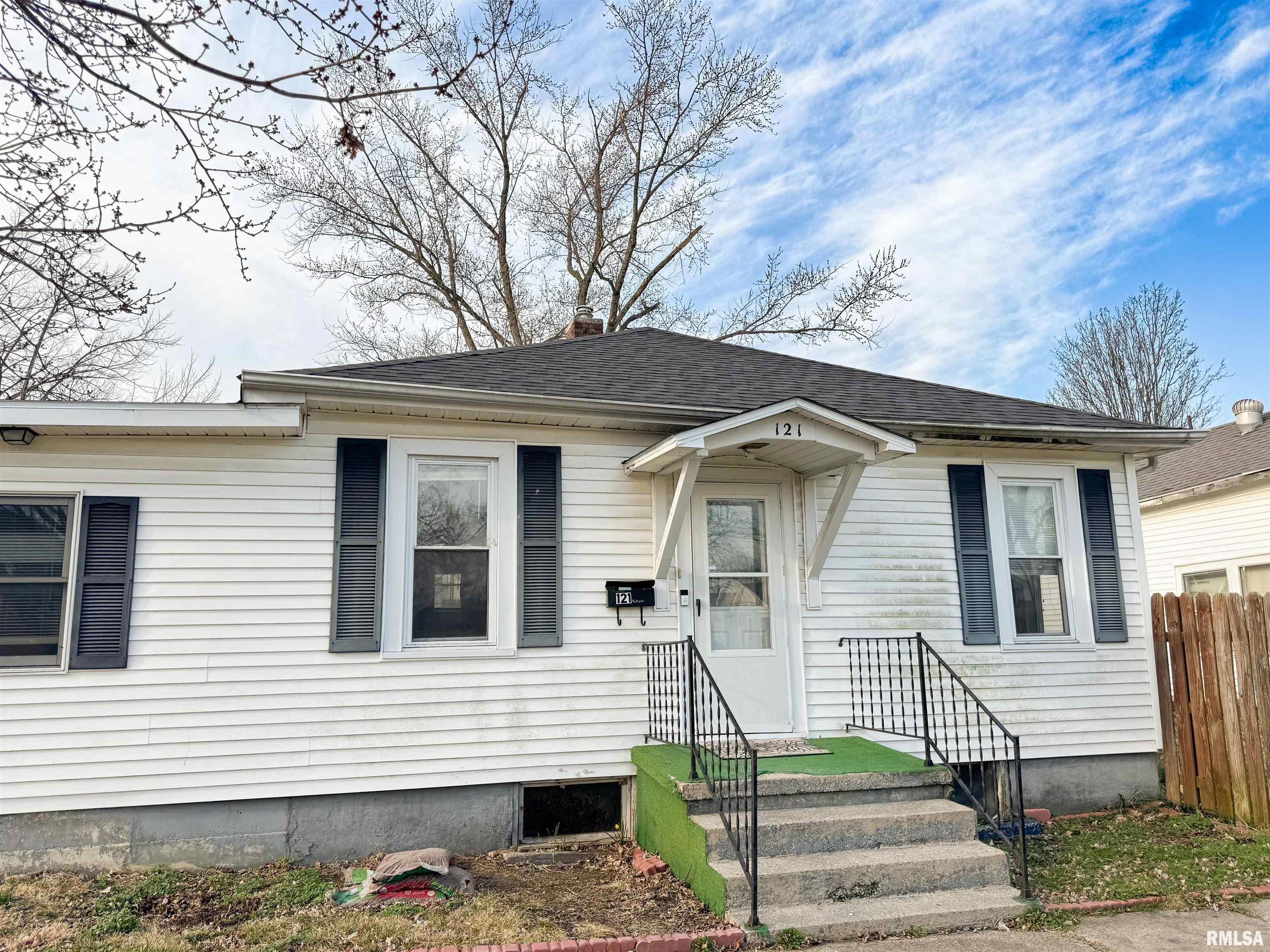 121 W Chestnut Street, Anna, Illinois image 3