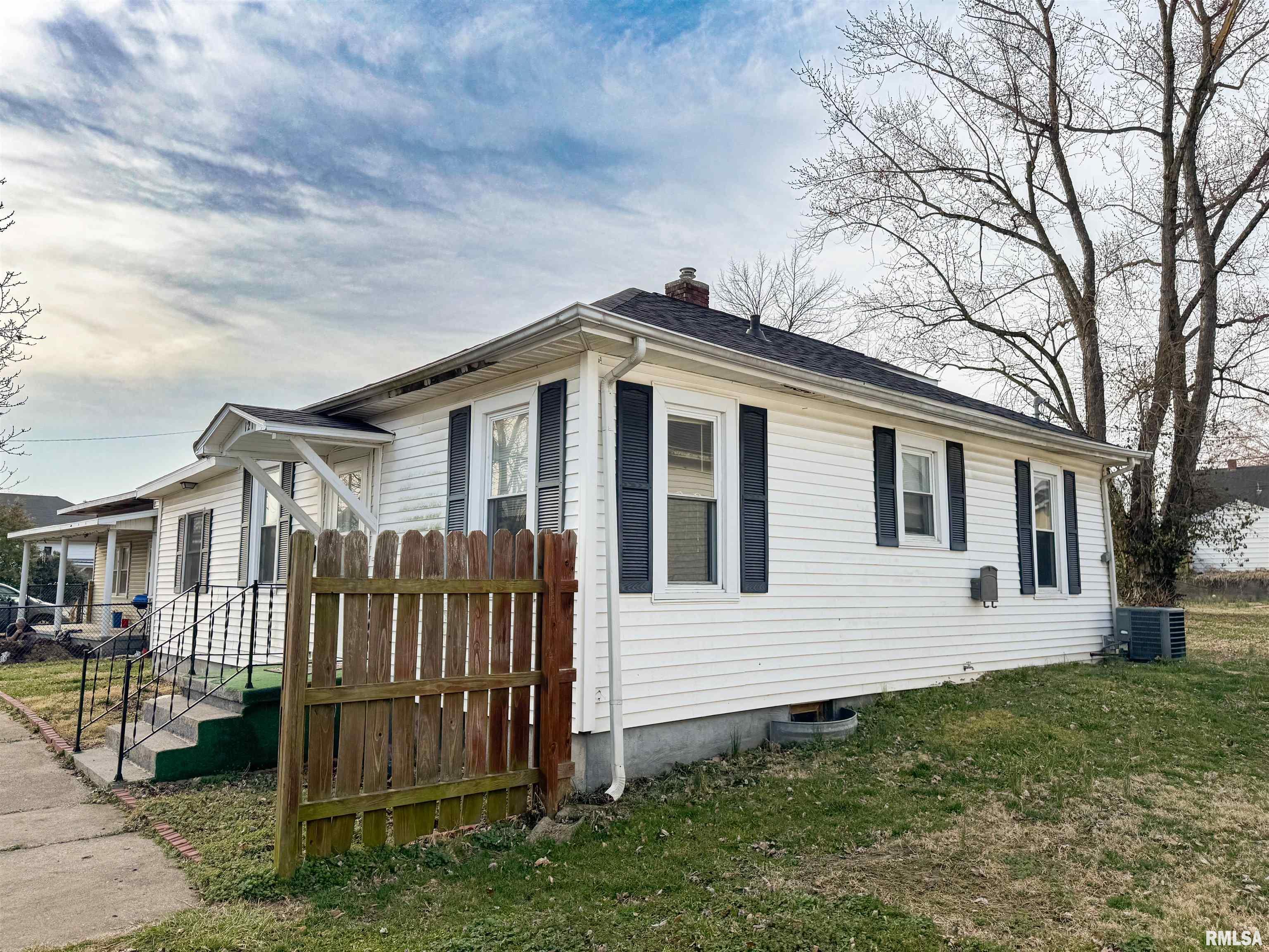 121 W Chestnut Street, Anna, Illinois image 4