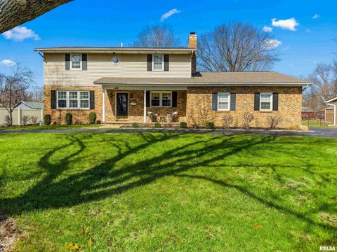 Homes For Sale - 401 Illini Drive<br/> Tazewell County, East Peoria, IL 61611