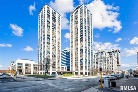 Condo For Sale - 123 SW Jefferson Avenue #E26<br/> Peoria, IL 61602