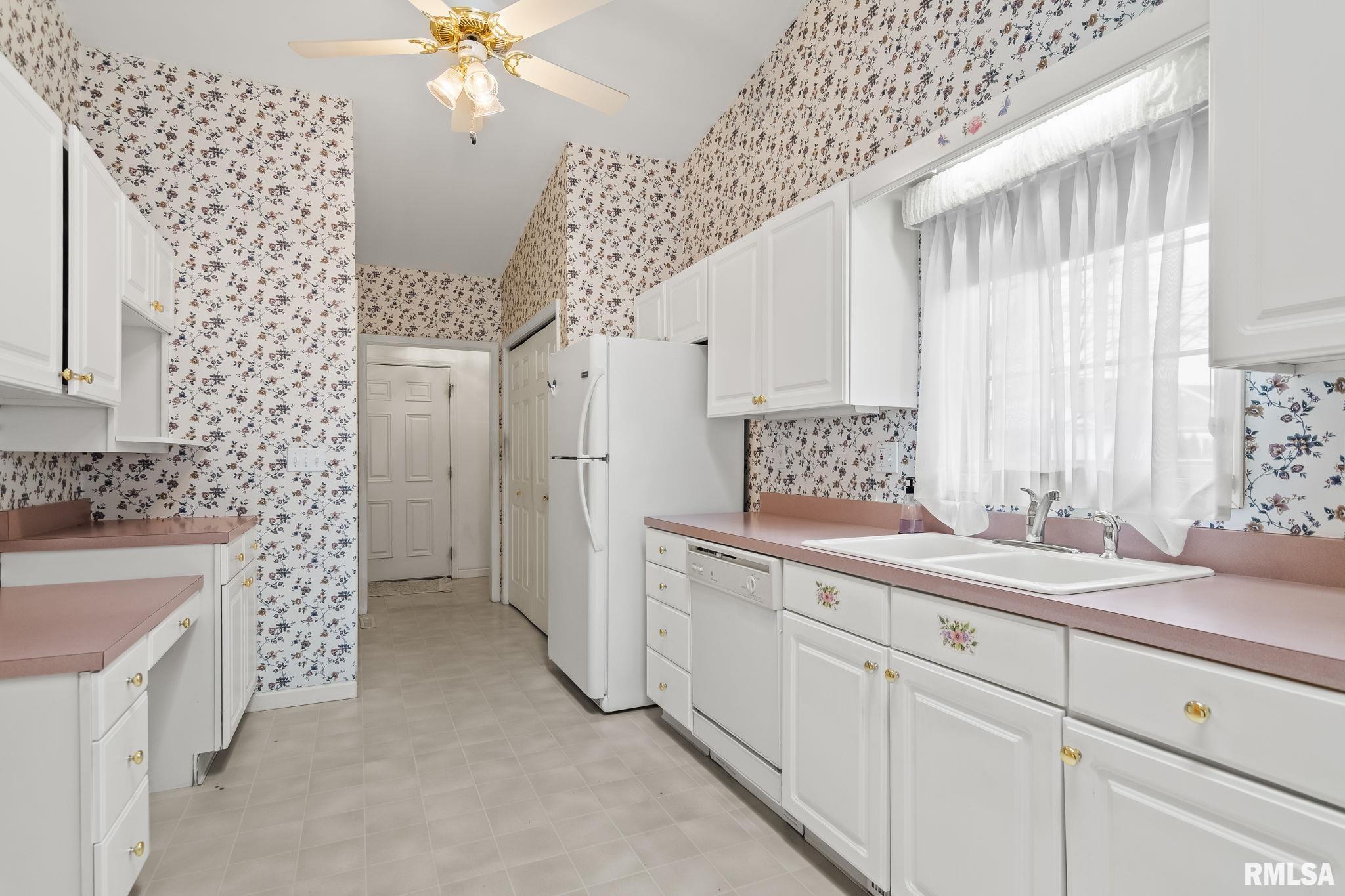 5000 Eagle Ridge Drive, Springfield, Illinois image 12