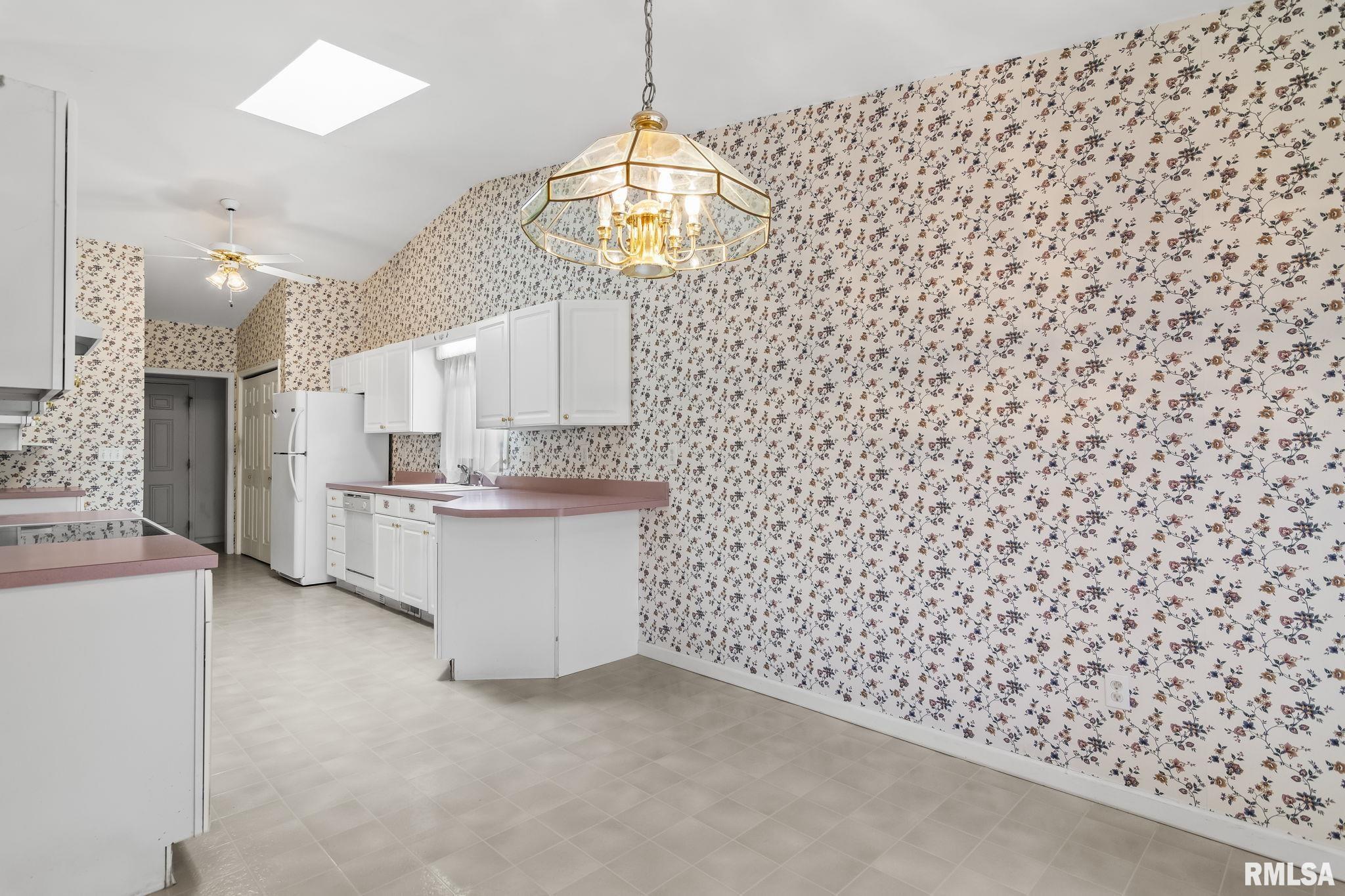 5000 Eagle Ridge Drive, Springfield, Illinois image 13