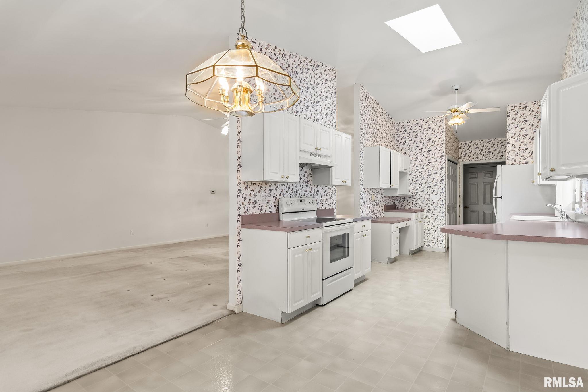5000 Eagle Ridge Drive, Springfield, Illinois image 9