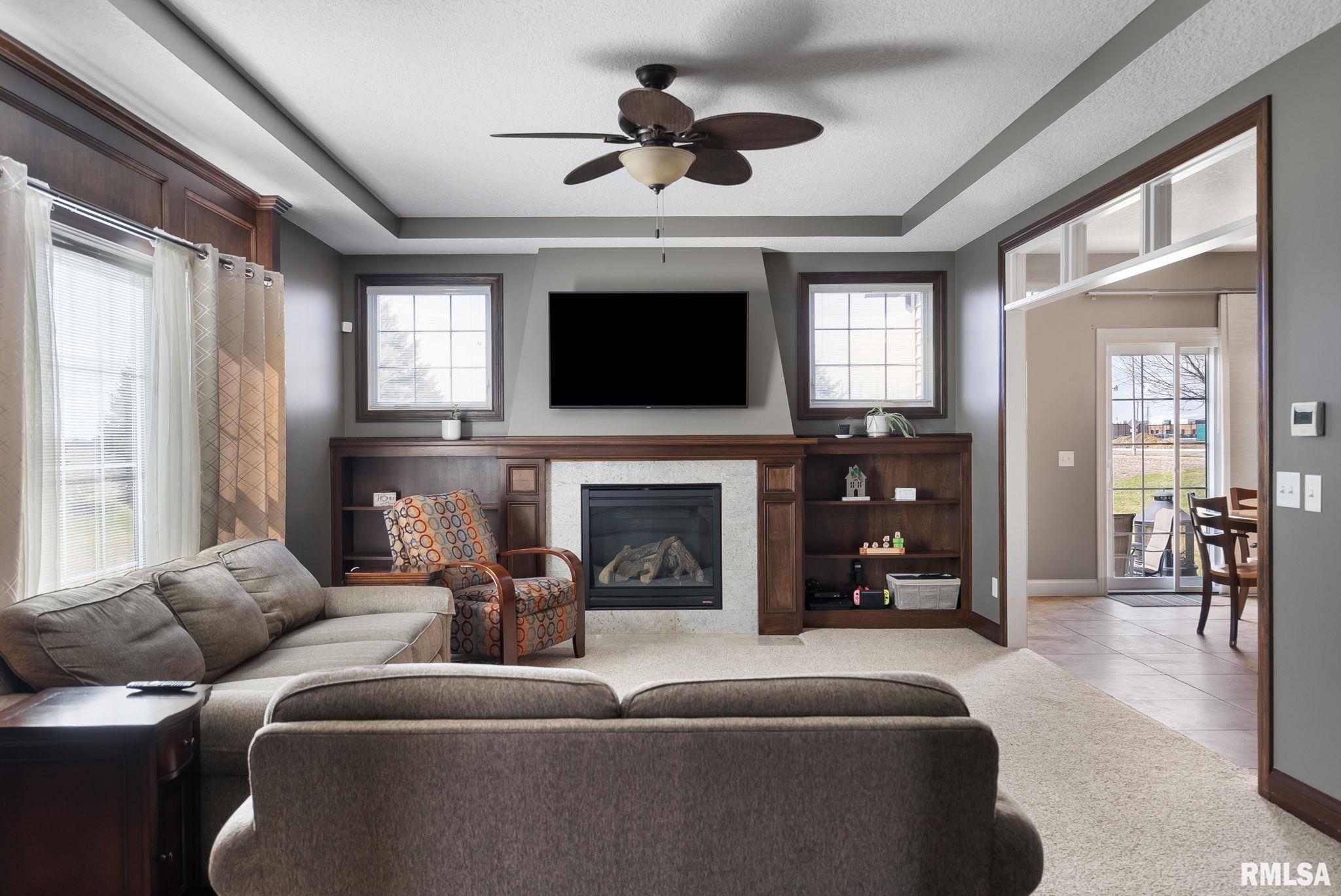 6898 Summerfield Drive, Bettendorf, Iowa image 7