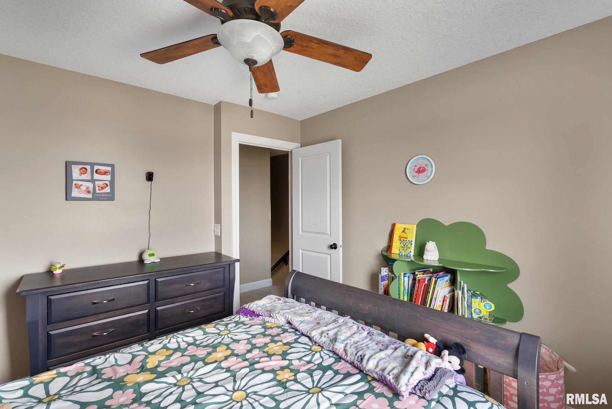 6898 Summerfield Drive, Bettendorf, Iowa image 23