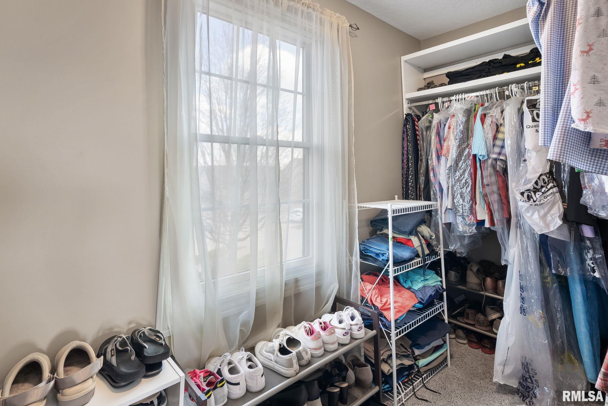 6898 Summerfield Drive, Bettendorf, Iowa image 21