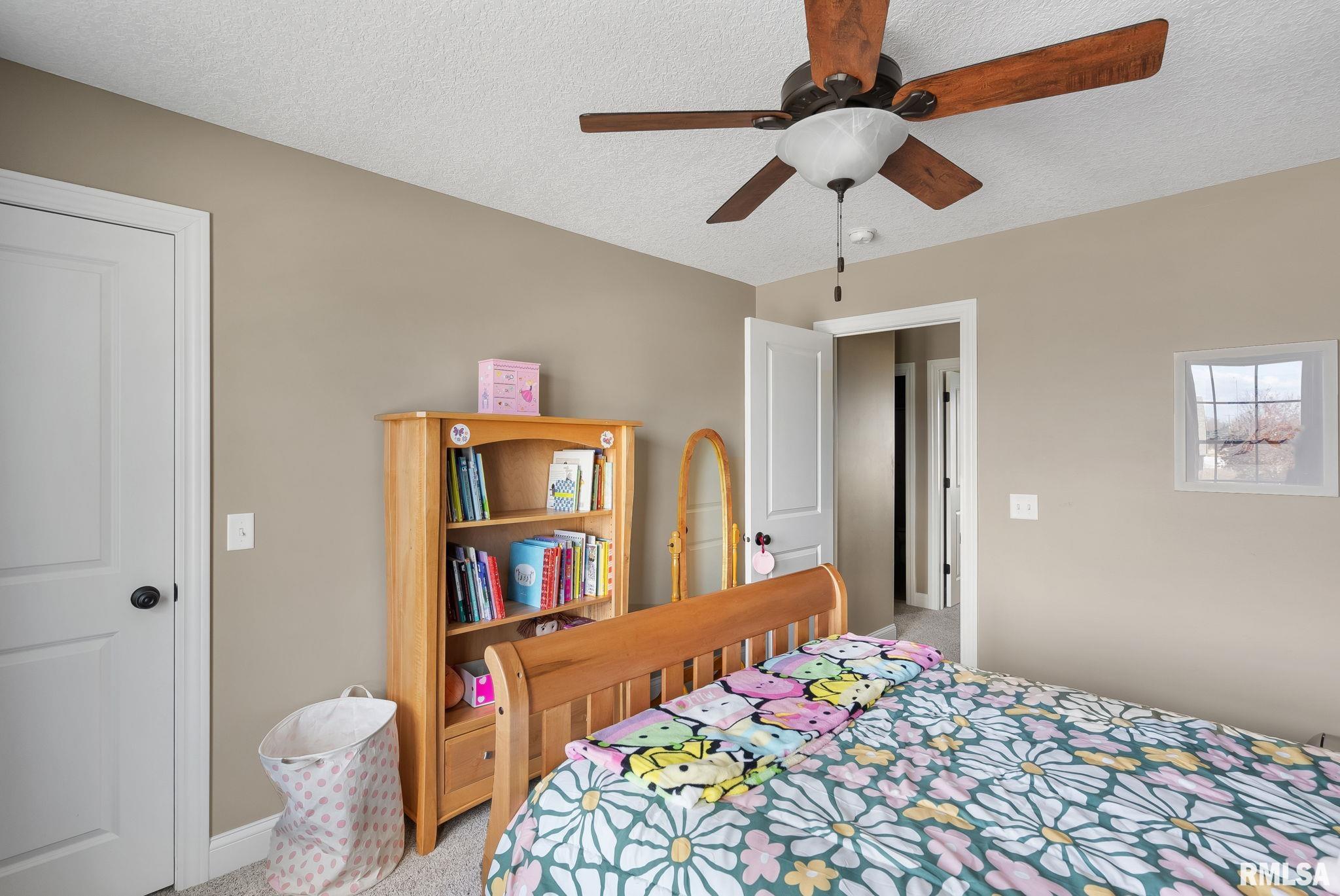 6898 Summerfield Drive, Bettendorf, Iowa image 26