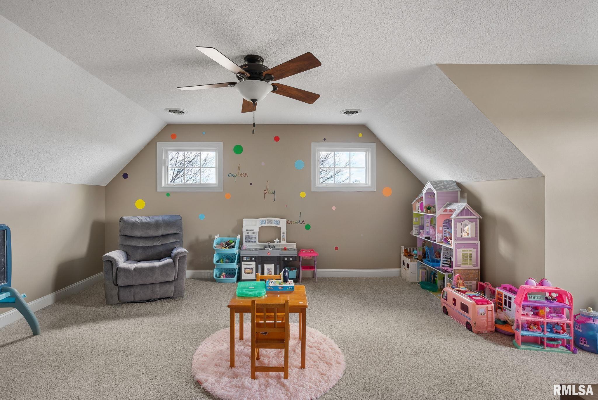 6898 Summerfield Drive, Bettendorf, Iowa image 27