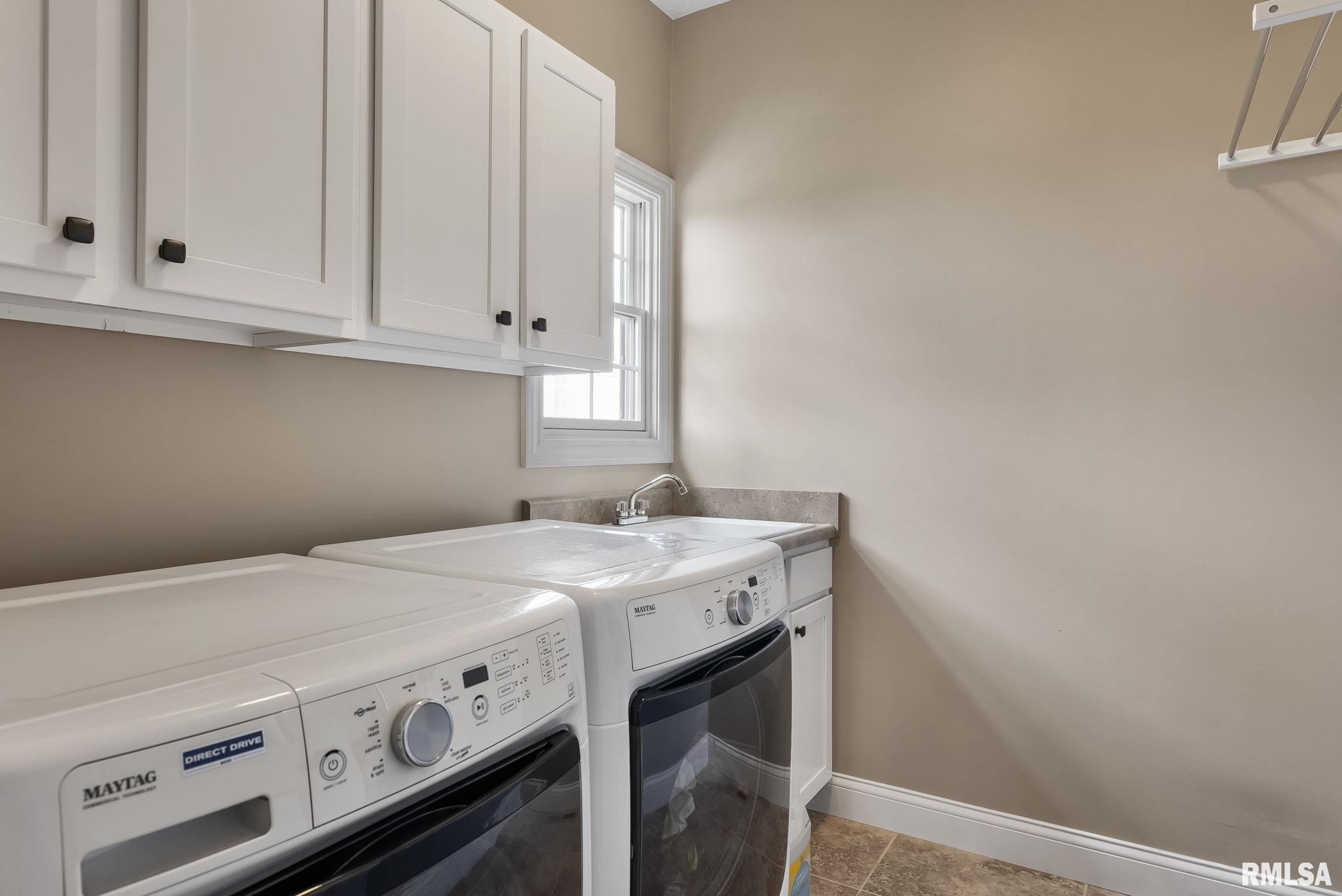 6898 Summerfield Drive, Bettendorf, Iowa image 15
