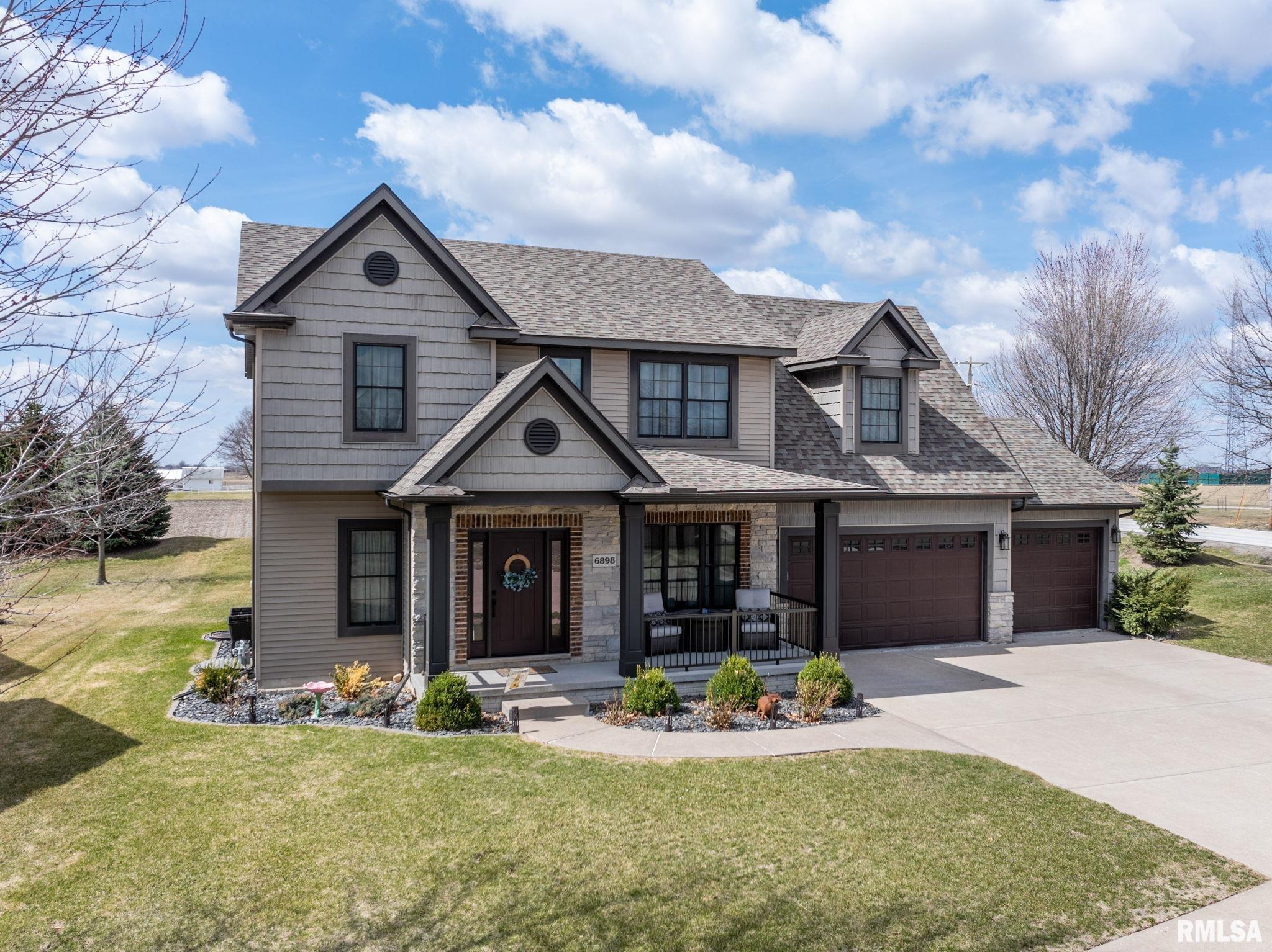 6898 Summerfield Drive, Bettendorf, Iowa image 40