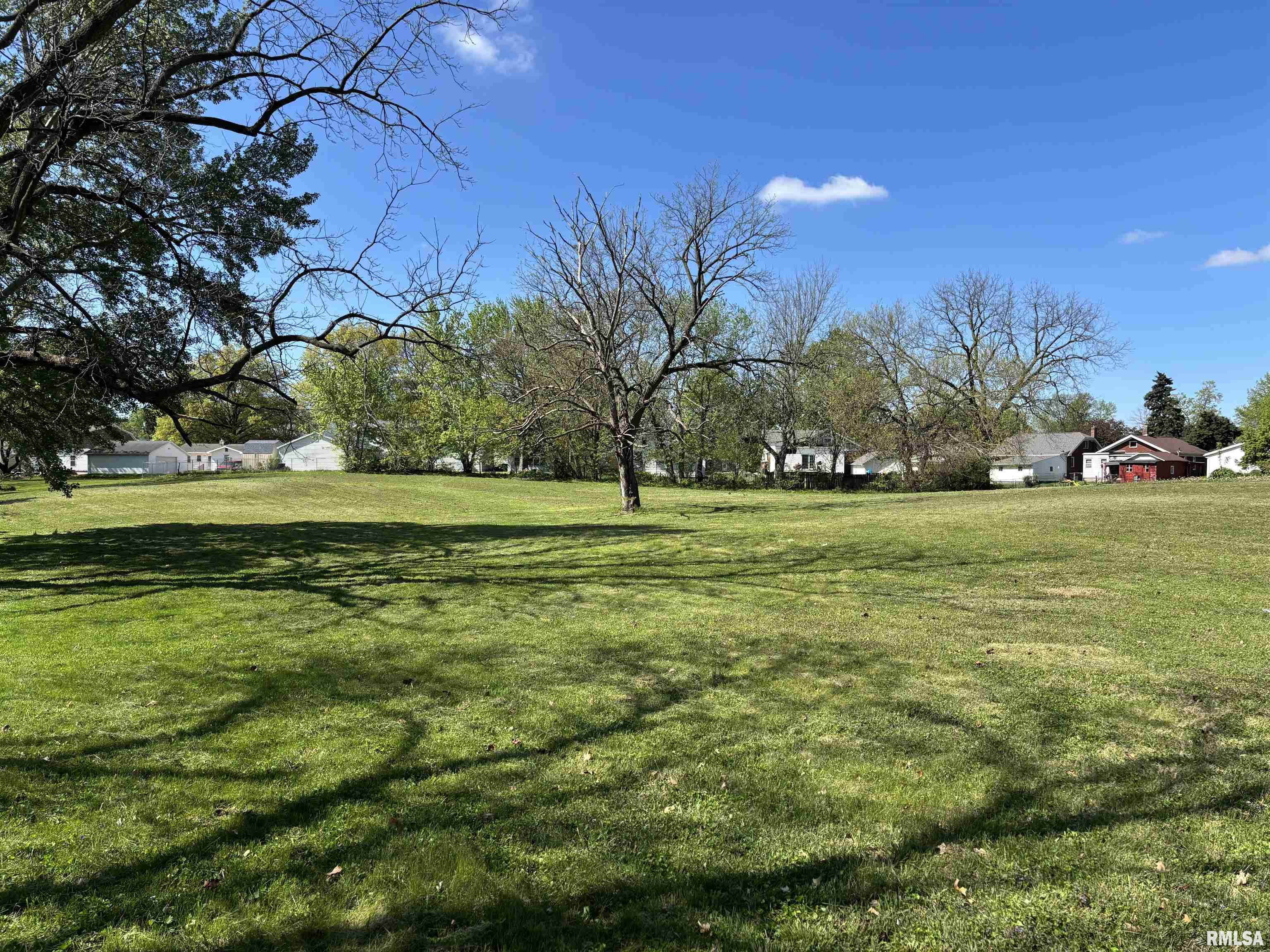 330 S Farnham Street, Galesburg, Illinois image 2