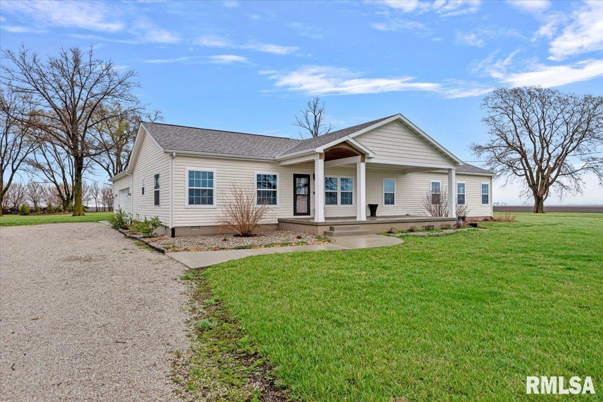 2137 E 700 N Road, Pana, Illinois image 2