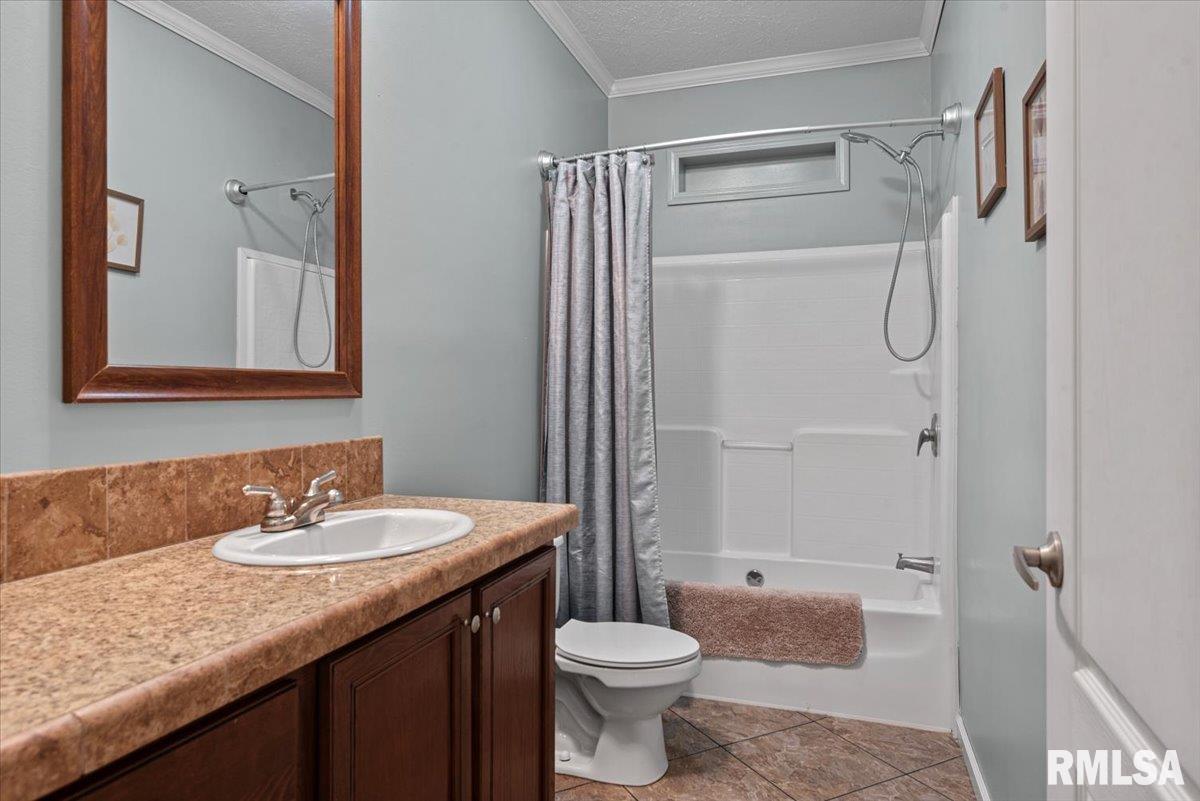 2137 E 700 N Road, Pana, Illinois image 30
