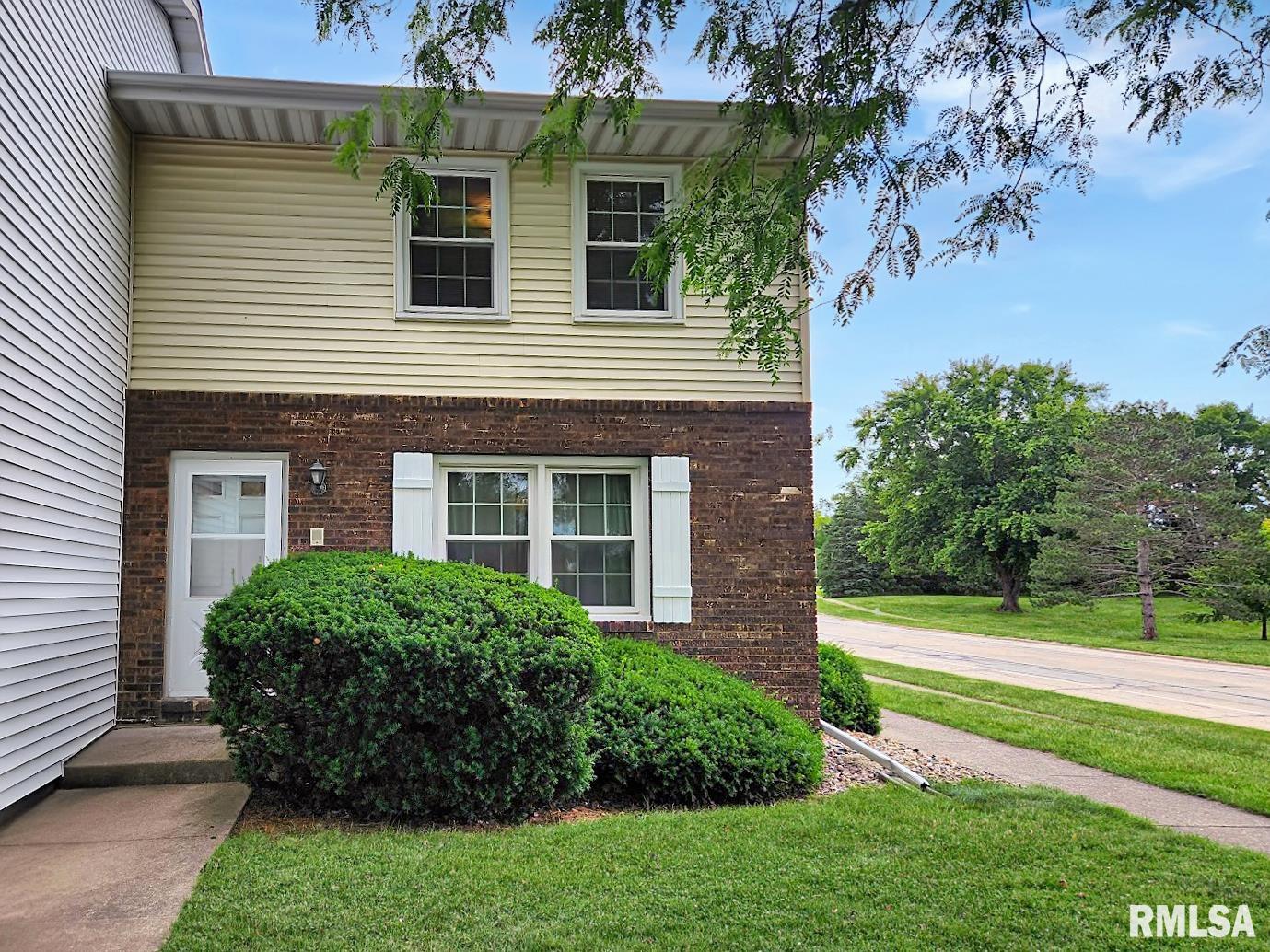 Photo 1 of 34 — 4320 W SHAWNDA Court, Peoria, IL 61615