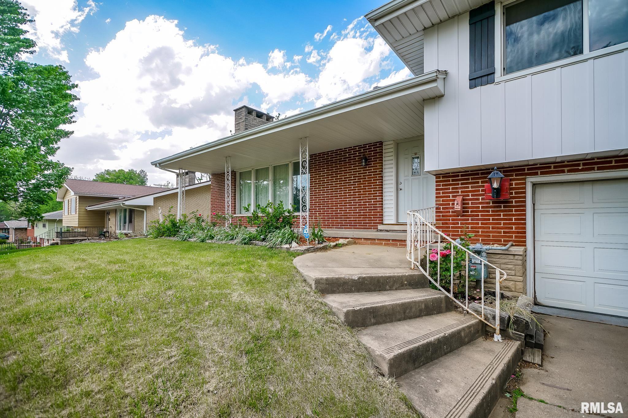 209 E Northridge Lane, Peoria, Illinois image 2