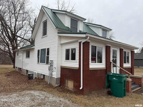 Homes For Sale - 305 W Market Street<br/> Fulton County, Table Grove, IL 61482
