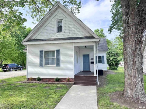 Homes For Sale - 808 W Lafayette Avenue<br/> Morgan County, Jacksonville, IL 62650