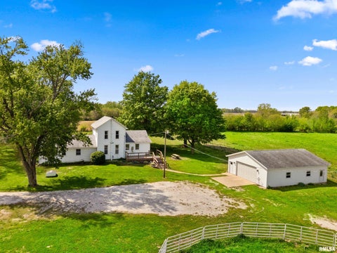 Homes For Sale - 8280 N Winters Lane<br/> Lewistown, IL 61542
