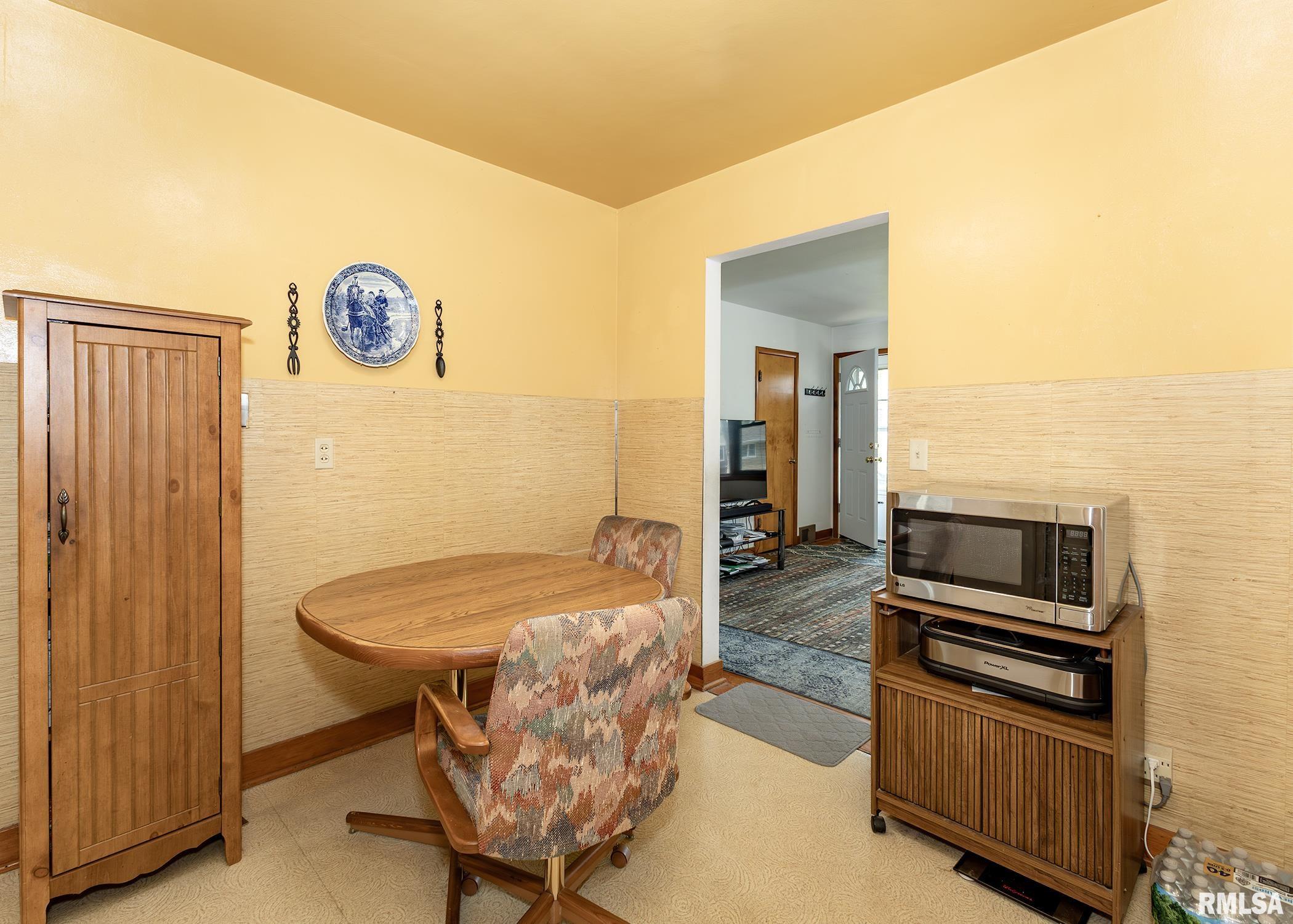 1211 4th Street, Camanche, Iowa image 7