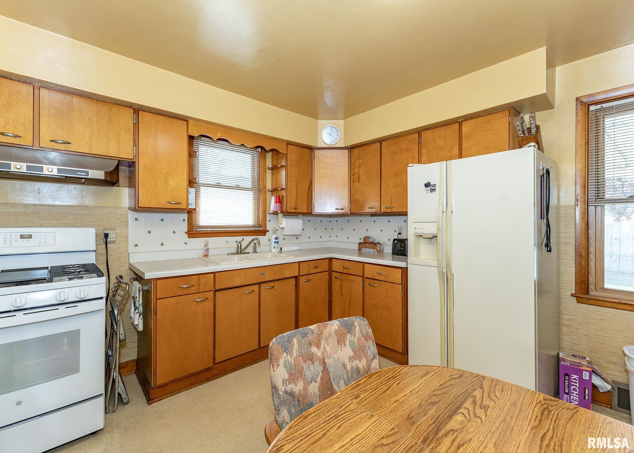 1211 4th Street, Camanche, Iowa image 6