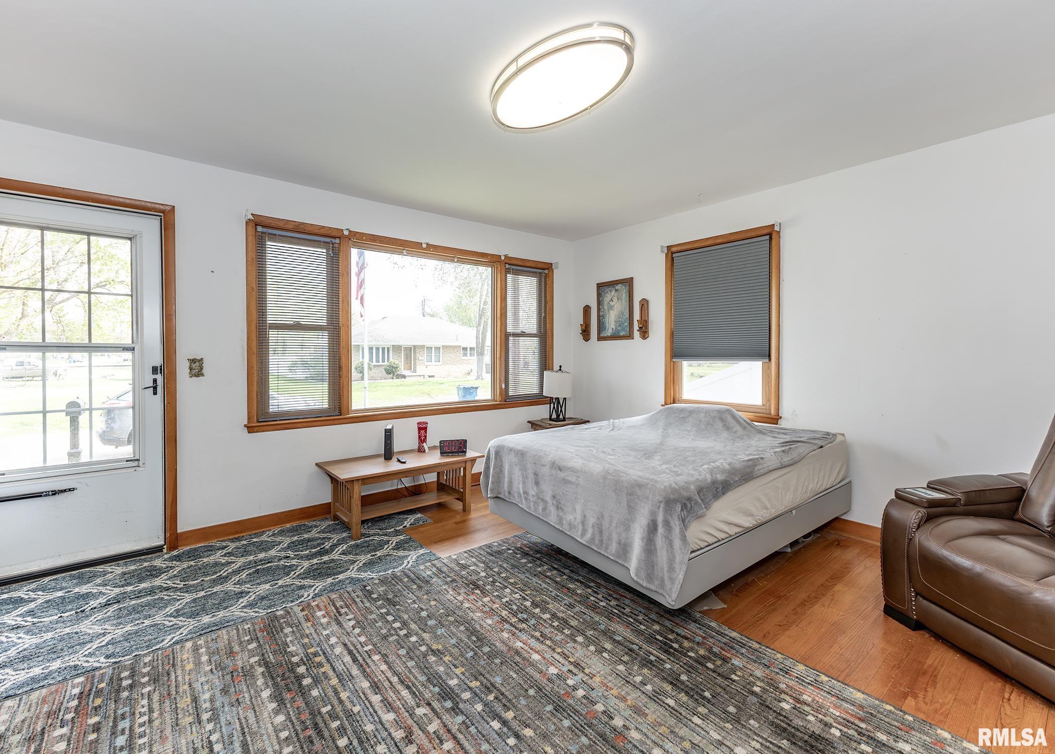 1211 4th Street, Camanche, Iowa image 4