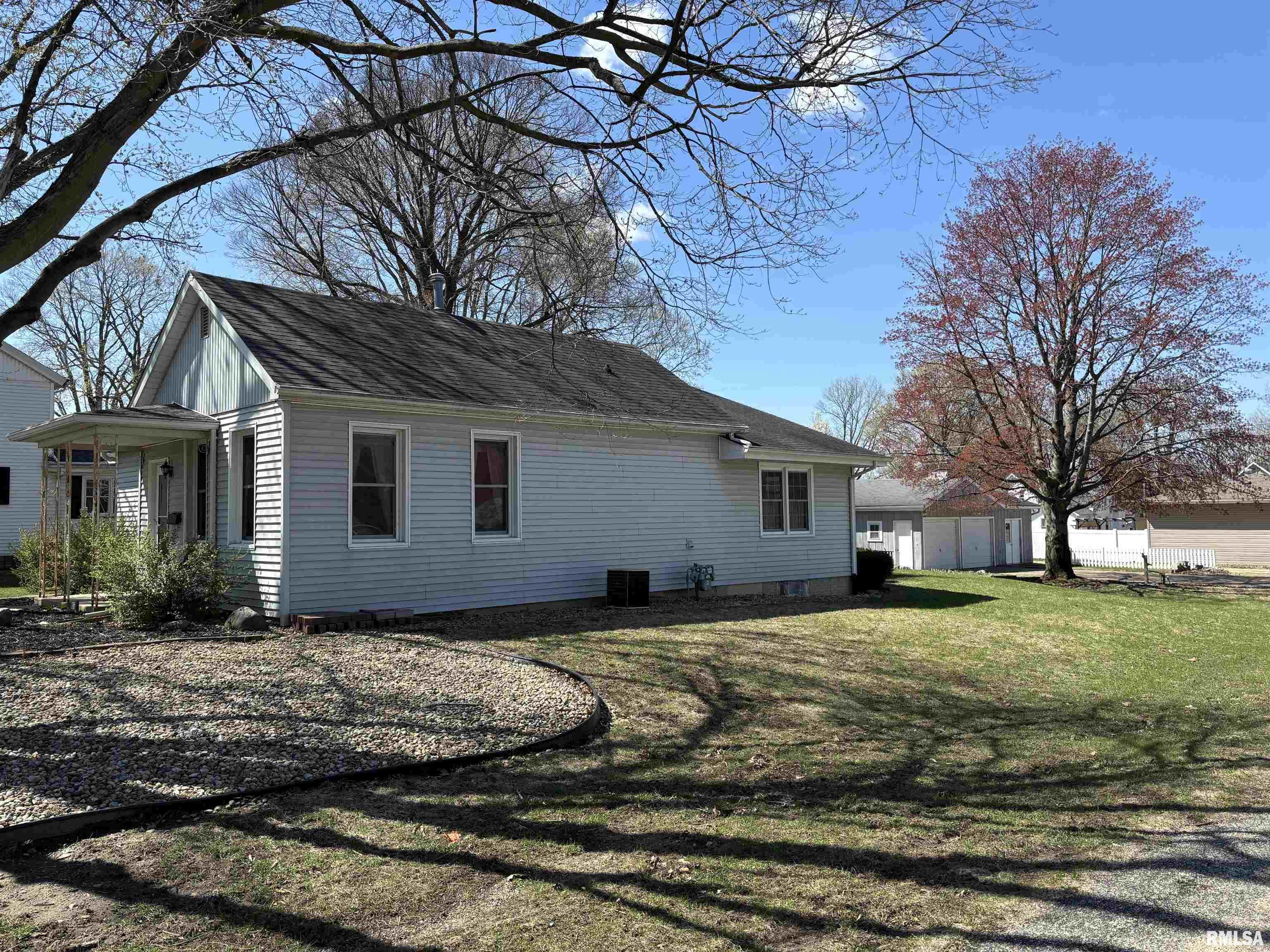 317 N High Street, Lacon, Illinois image 2