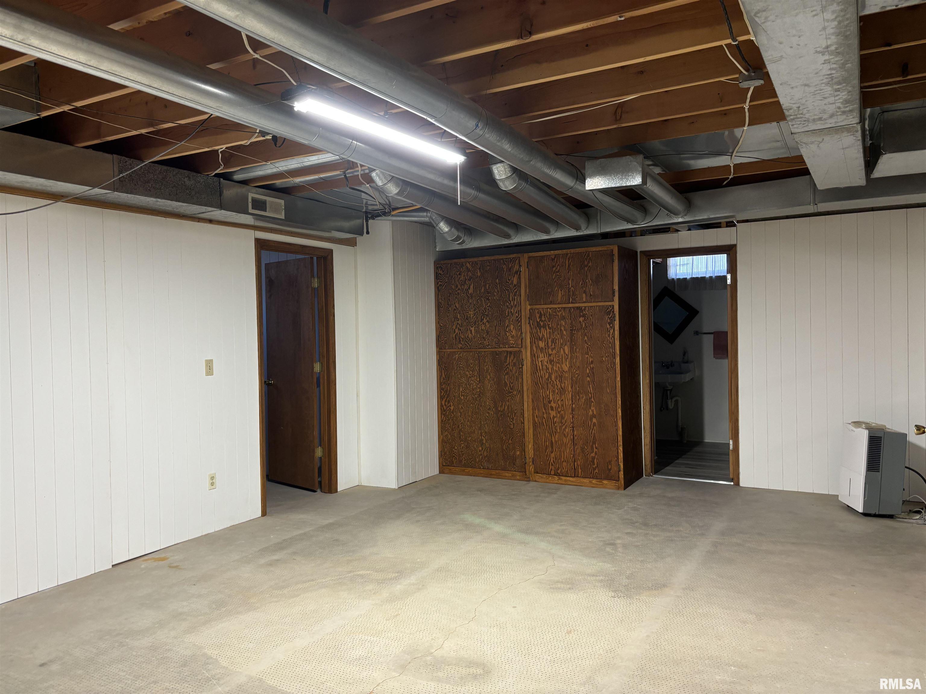 317 N High Street, Lacon, Illinois image 33