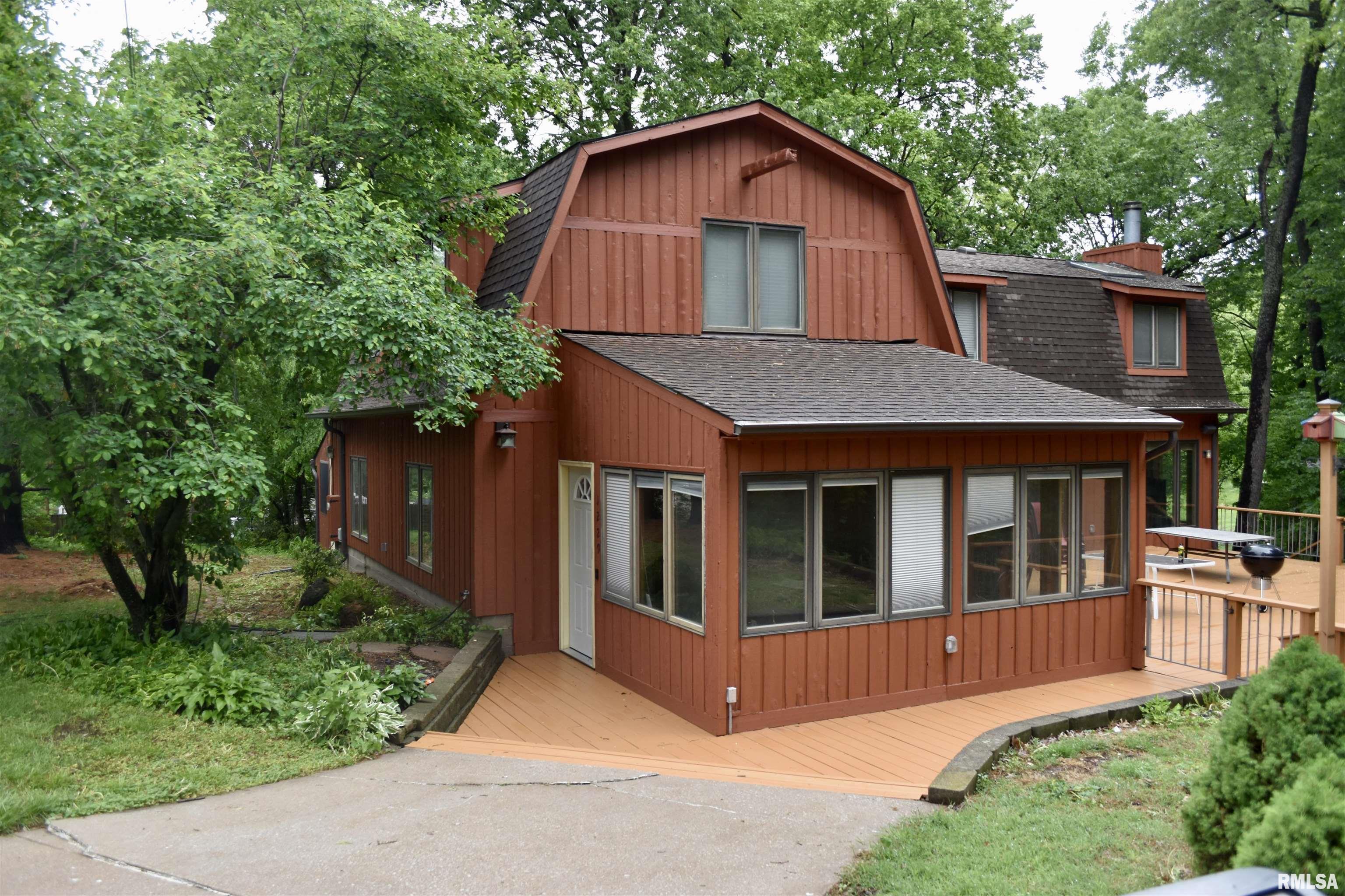 1229 35th Avenue, Moline, Illinois image 2
