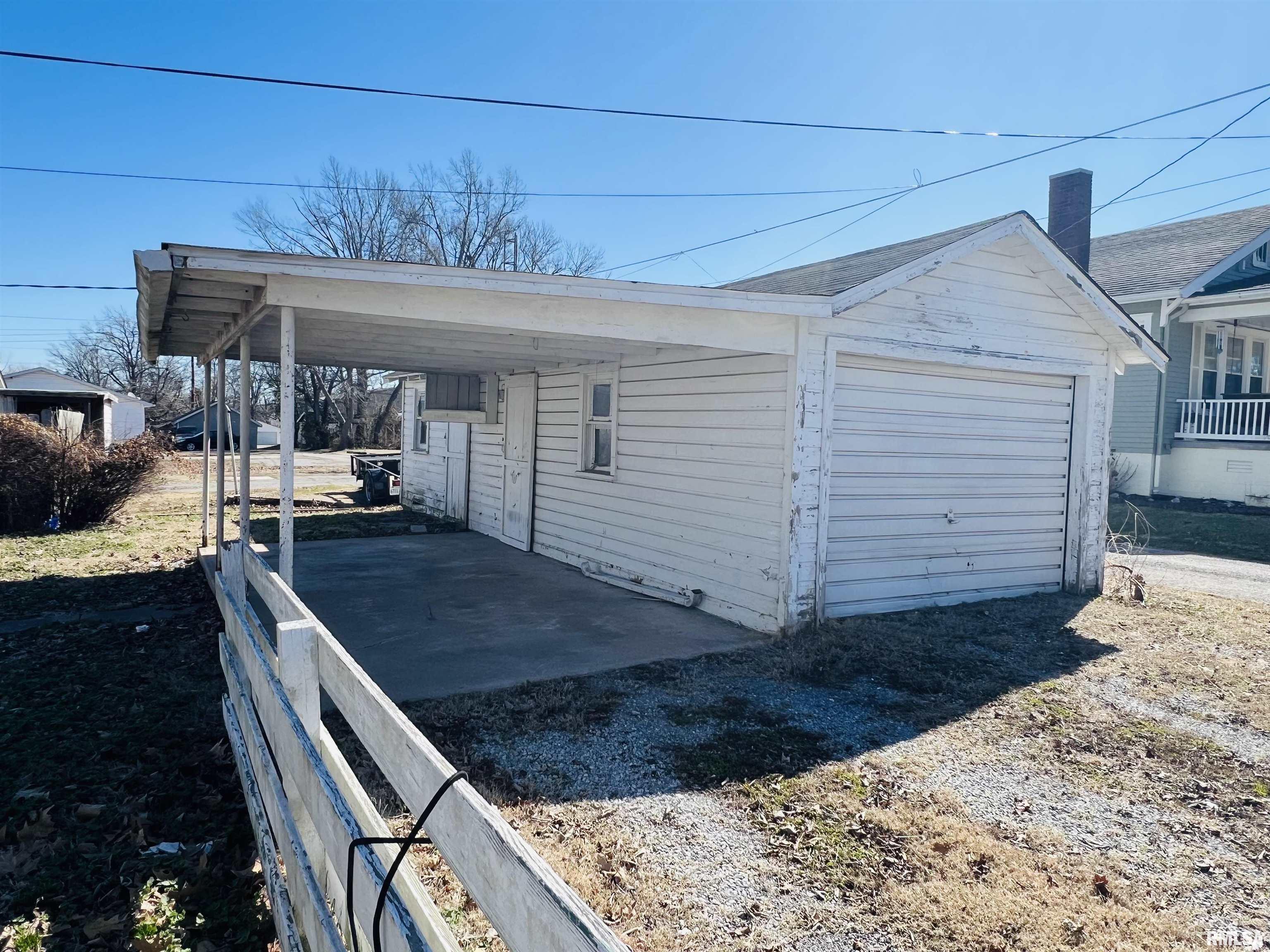 135 W College Street, Harrisburg, Illinois image 9