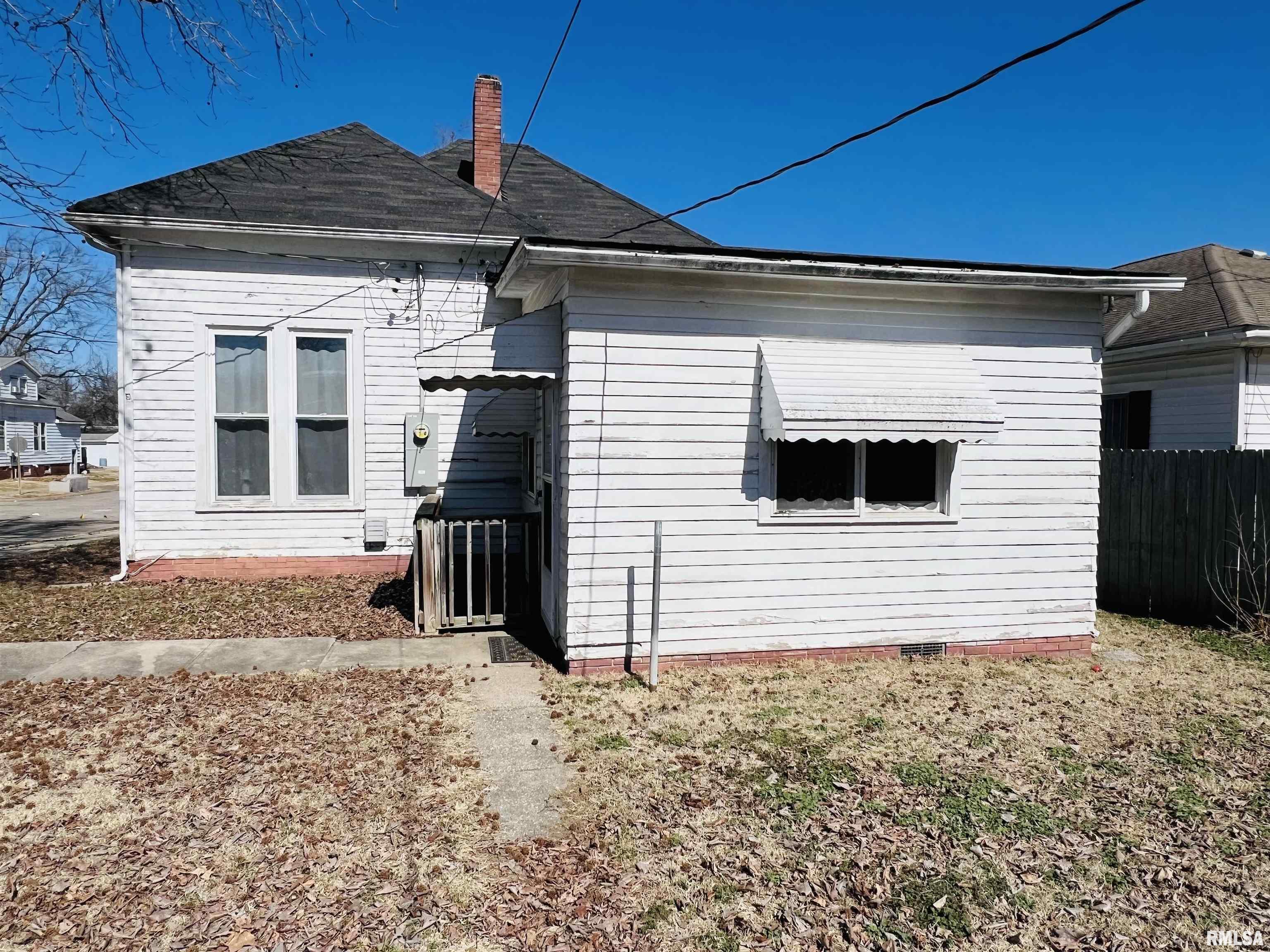 135 W College Street, Harrisburg, Illinois image 5