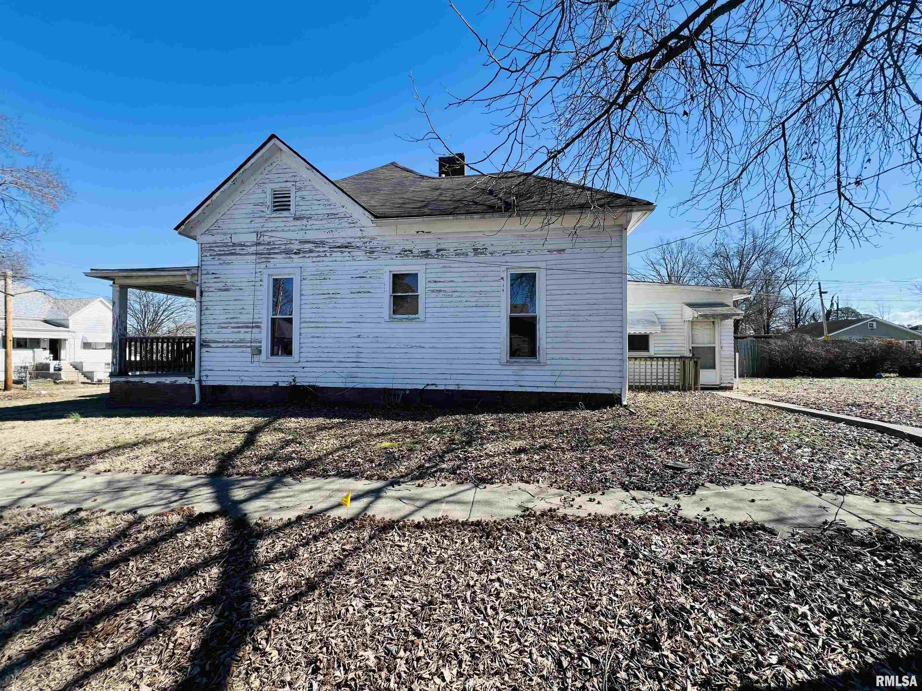 135 W College Street, Harrisburg, Illinois image 4
