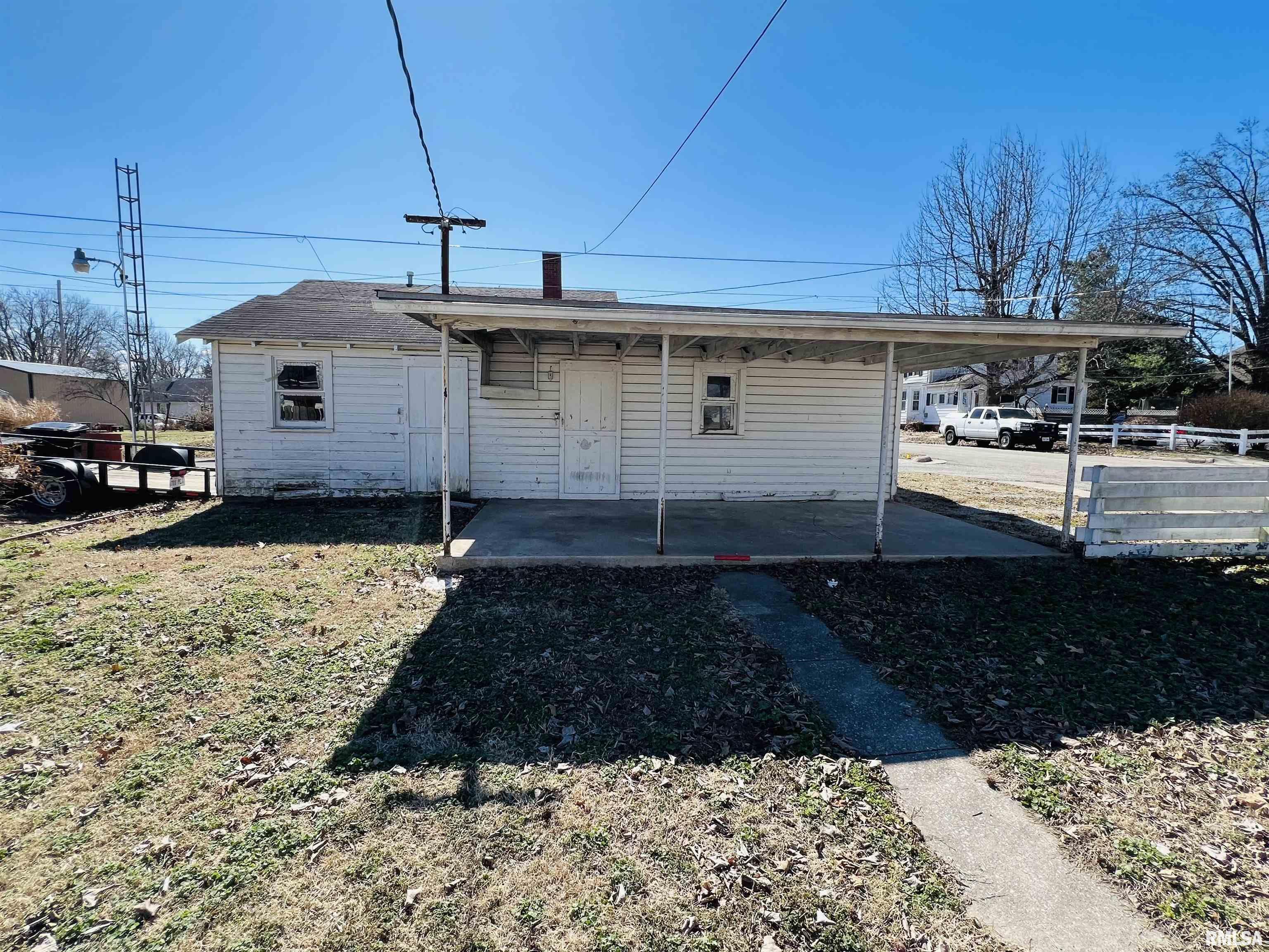 135 W College Street, Harrisburg, Illinois image 8