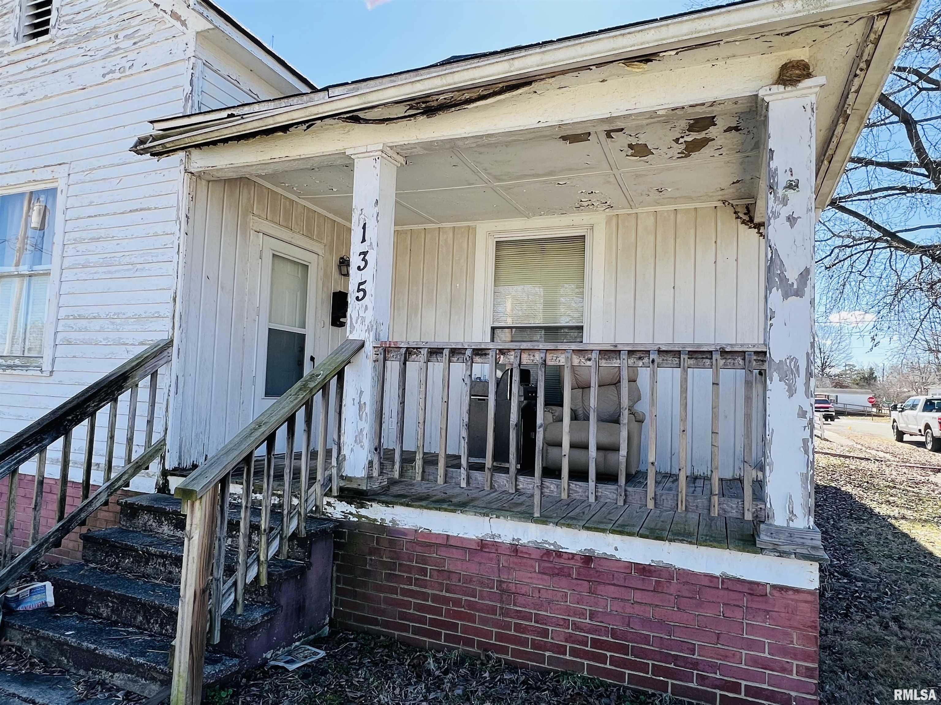 135 W College Street, Harrisburg, Illinois image 2