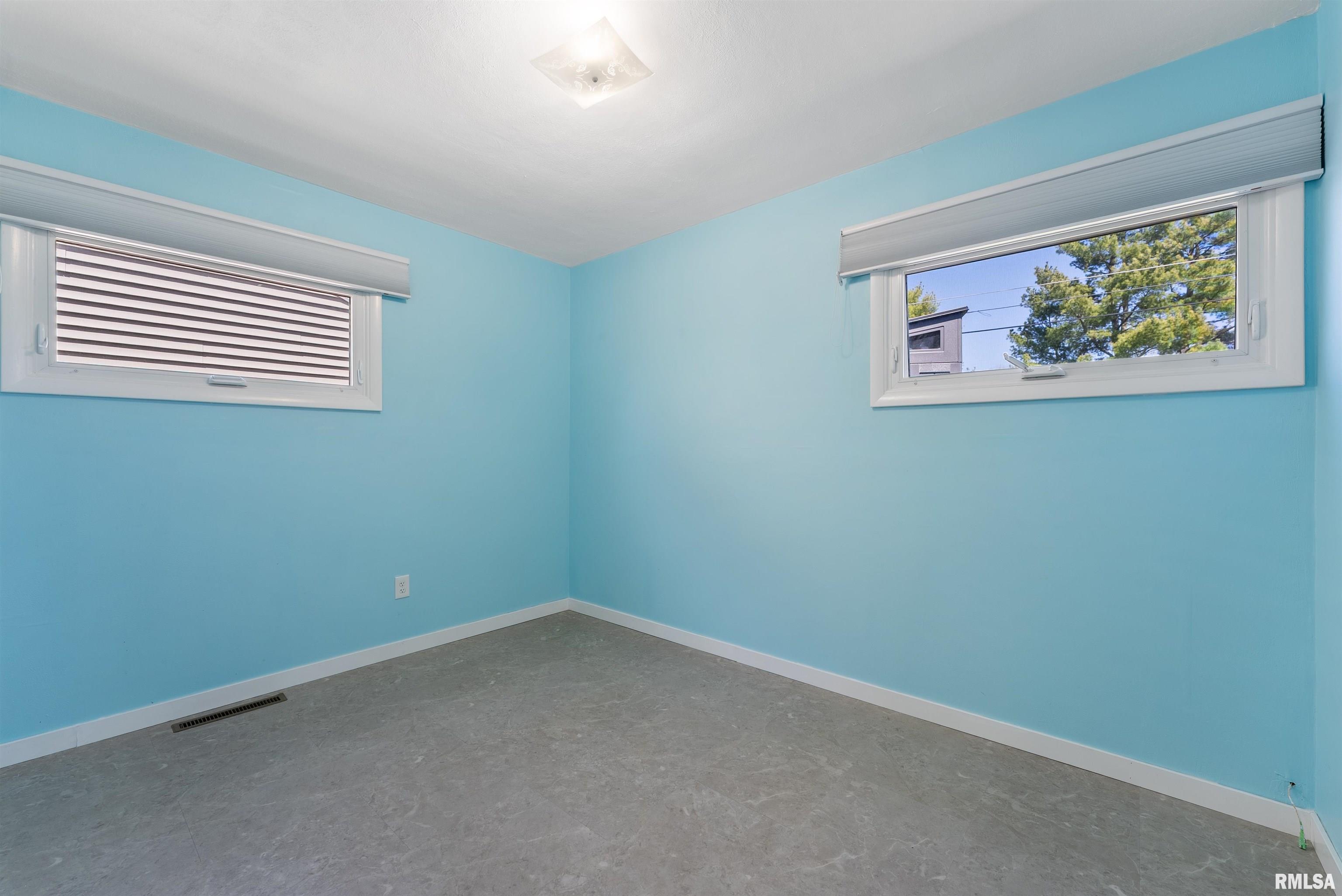 1446 W 29th Street, Davenport, Iowa image 10