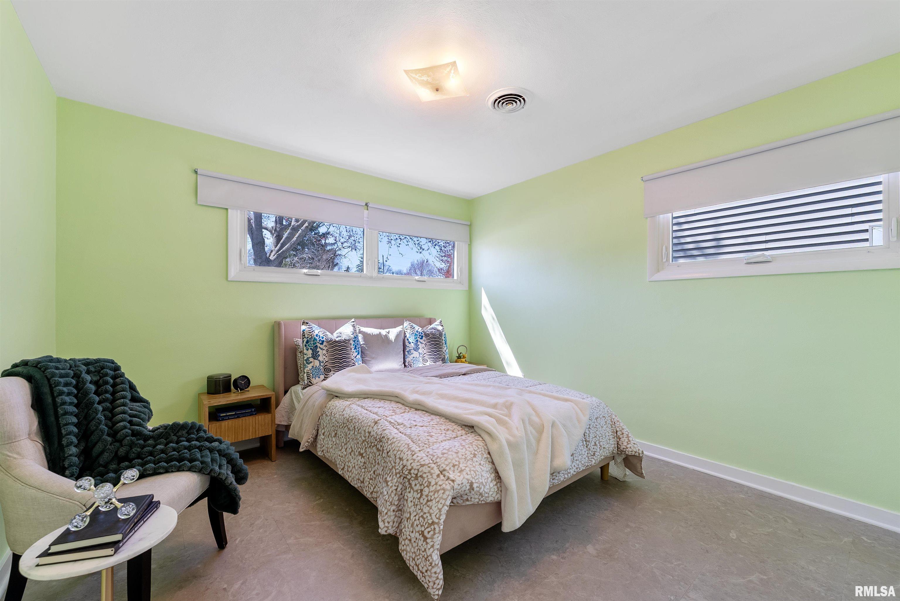 1446 W 29th Street, Davenport, Iowa image 9