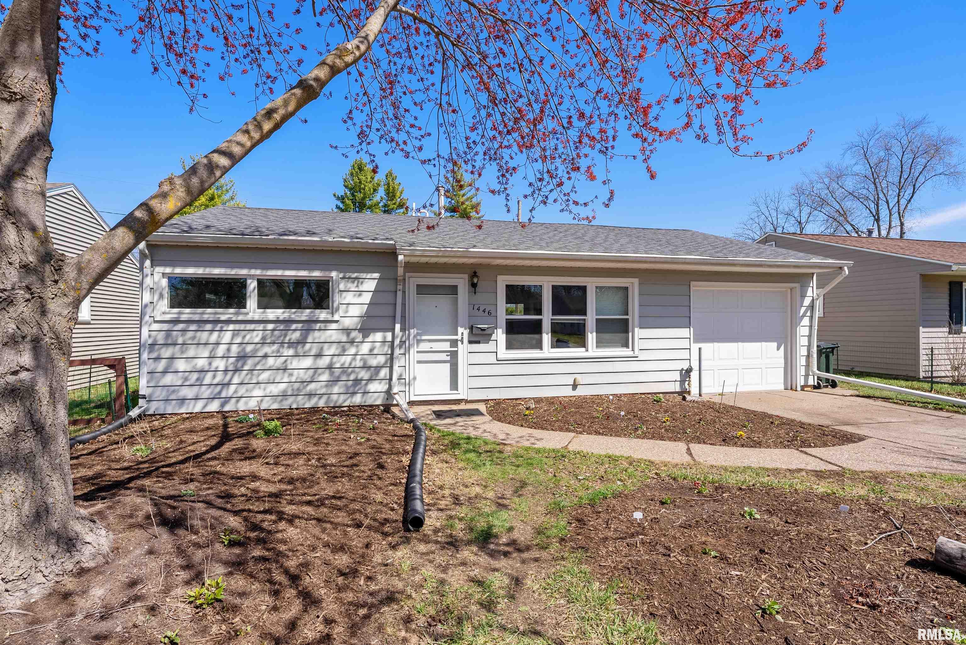 1446 W 29th Street, Davenport, Iowa image 2