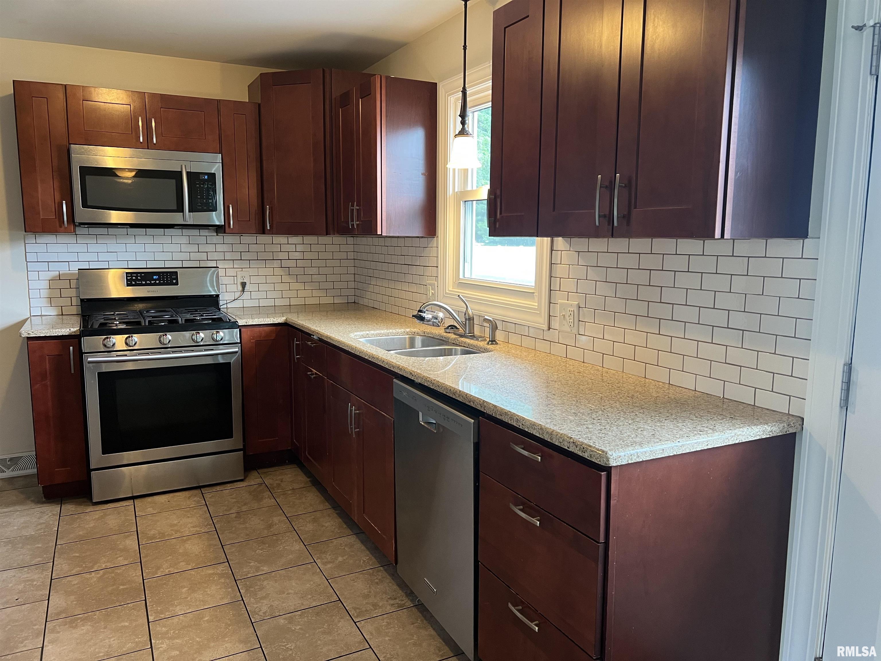 1302 Maple Avenue, Macomb, Illinois image 17