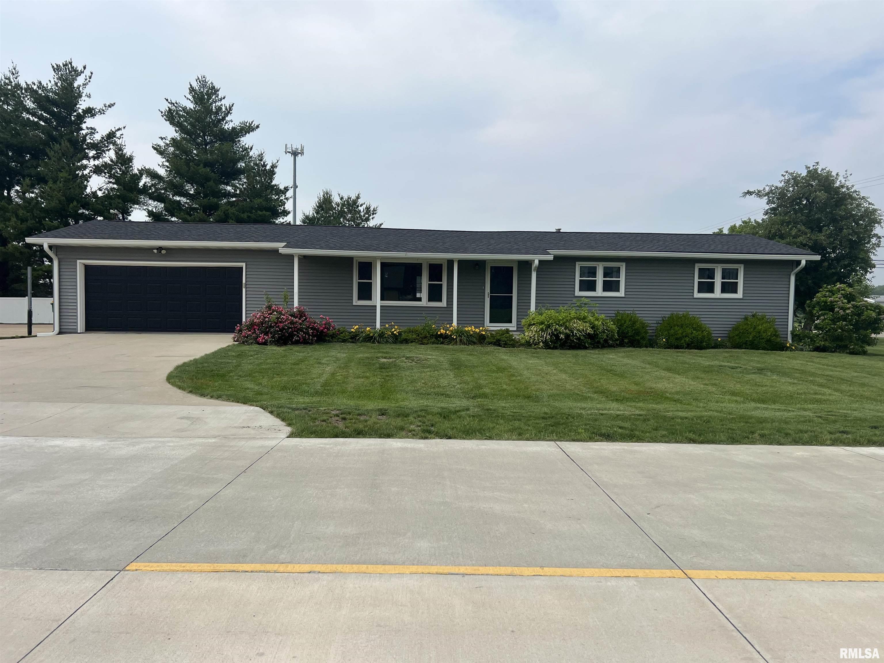 1302 Maple Avenue, Macomb, Illinois image 1