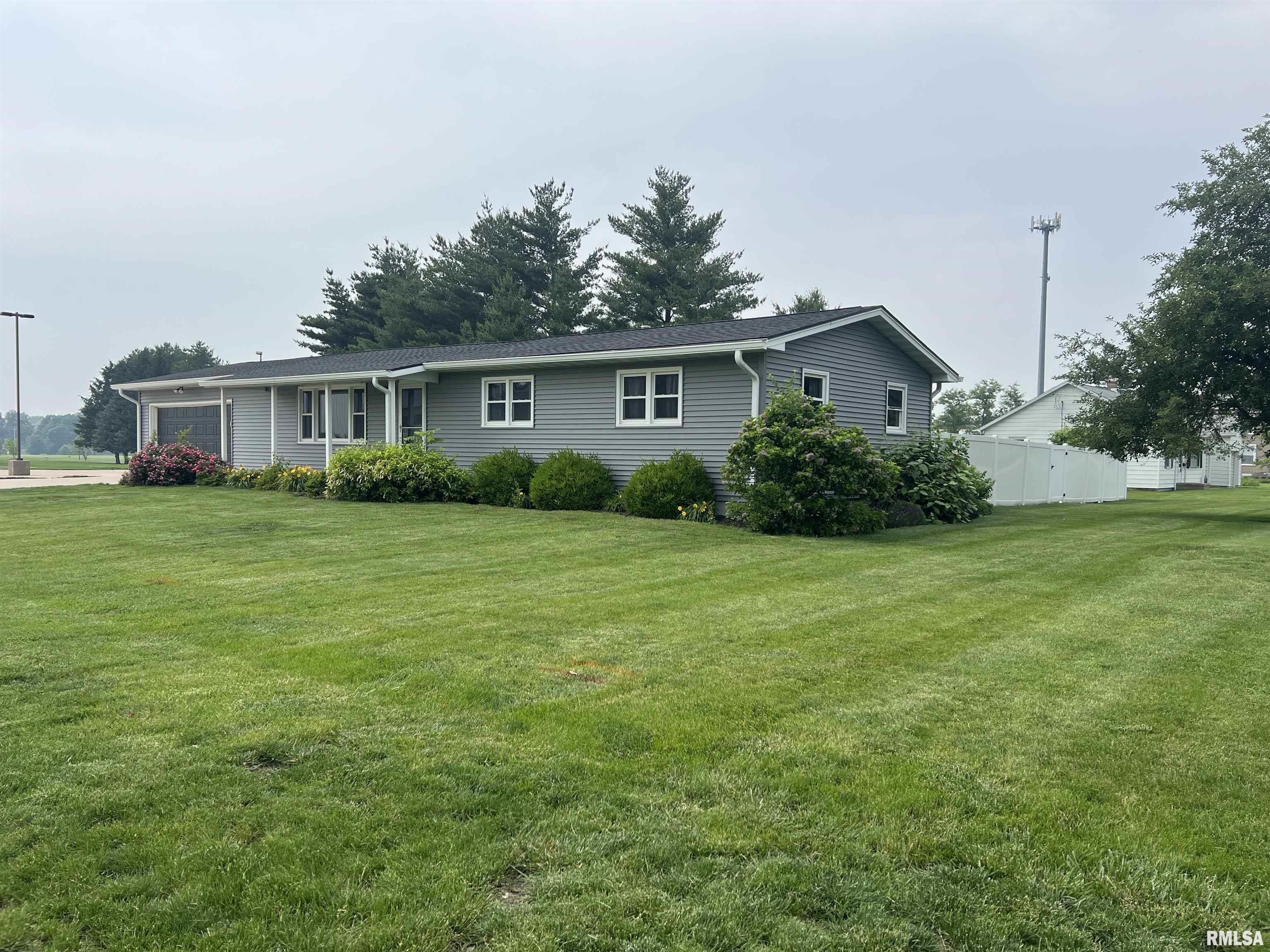 1302 Maple Avenue, Macomb, Illinois image 5