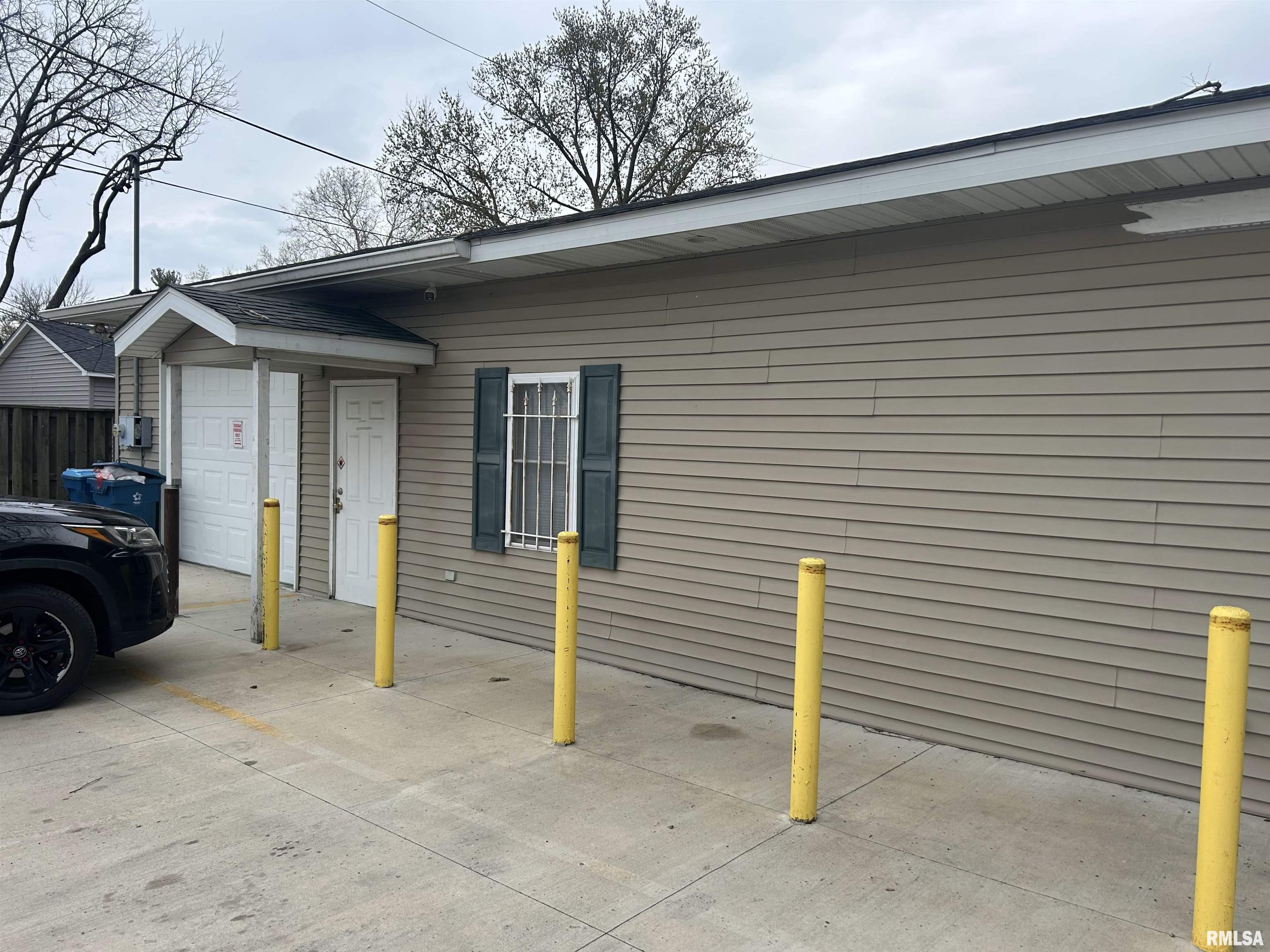 Photo 1 of 1 — 2101 E North Grand Avenue, Springfield, IL 62702