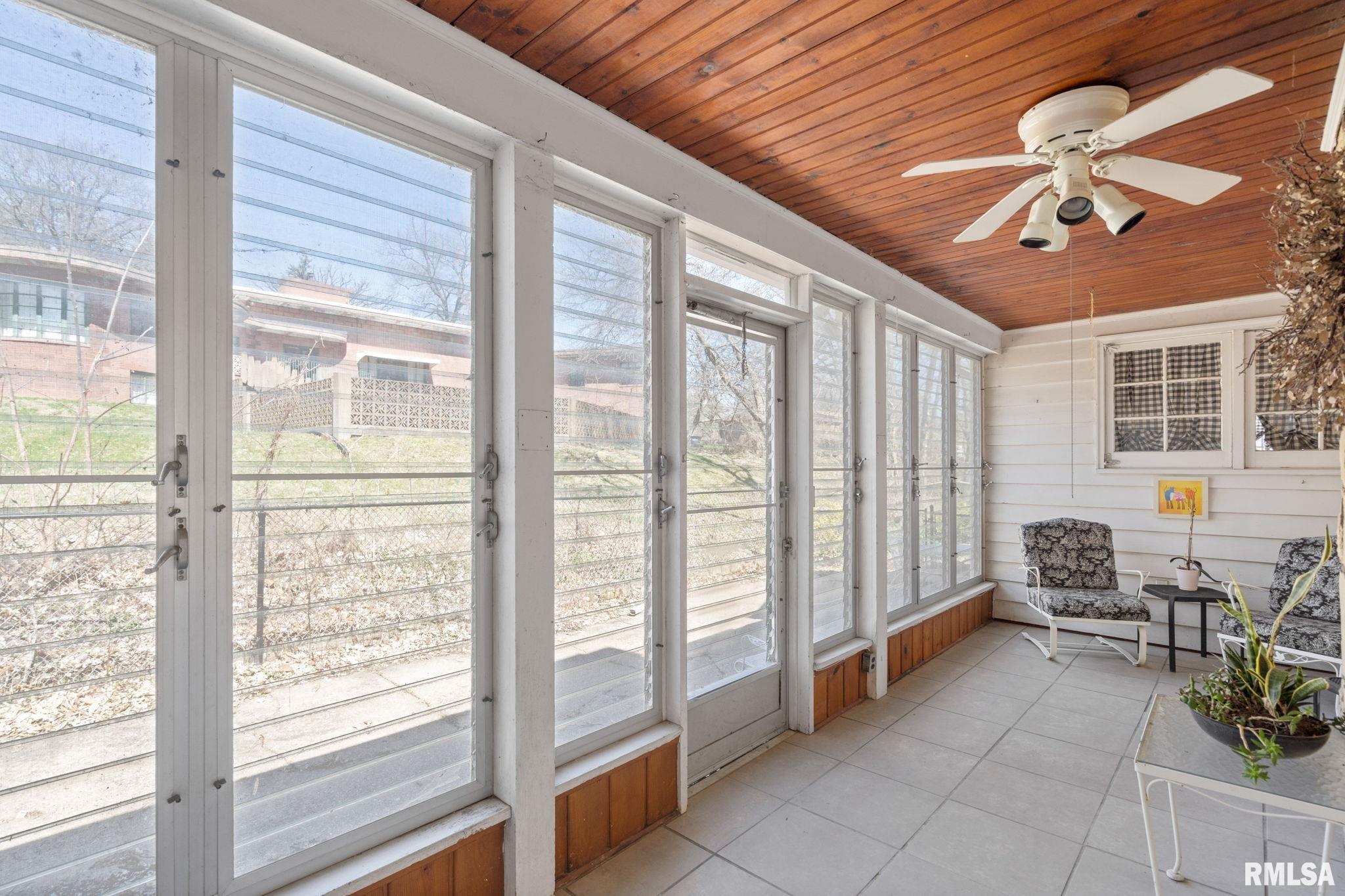 110 Grant Street, Bettendorf, Iowa image 25