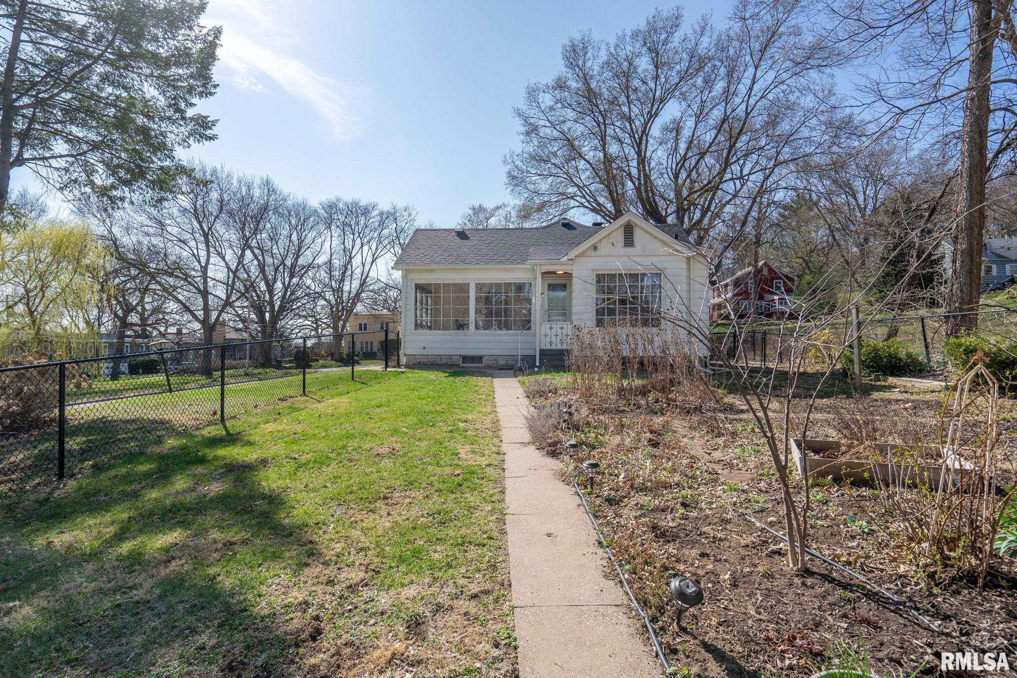 110 Grant Street, Bettendorf, Iowa image 34