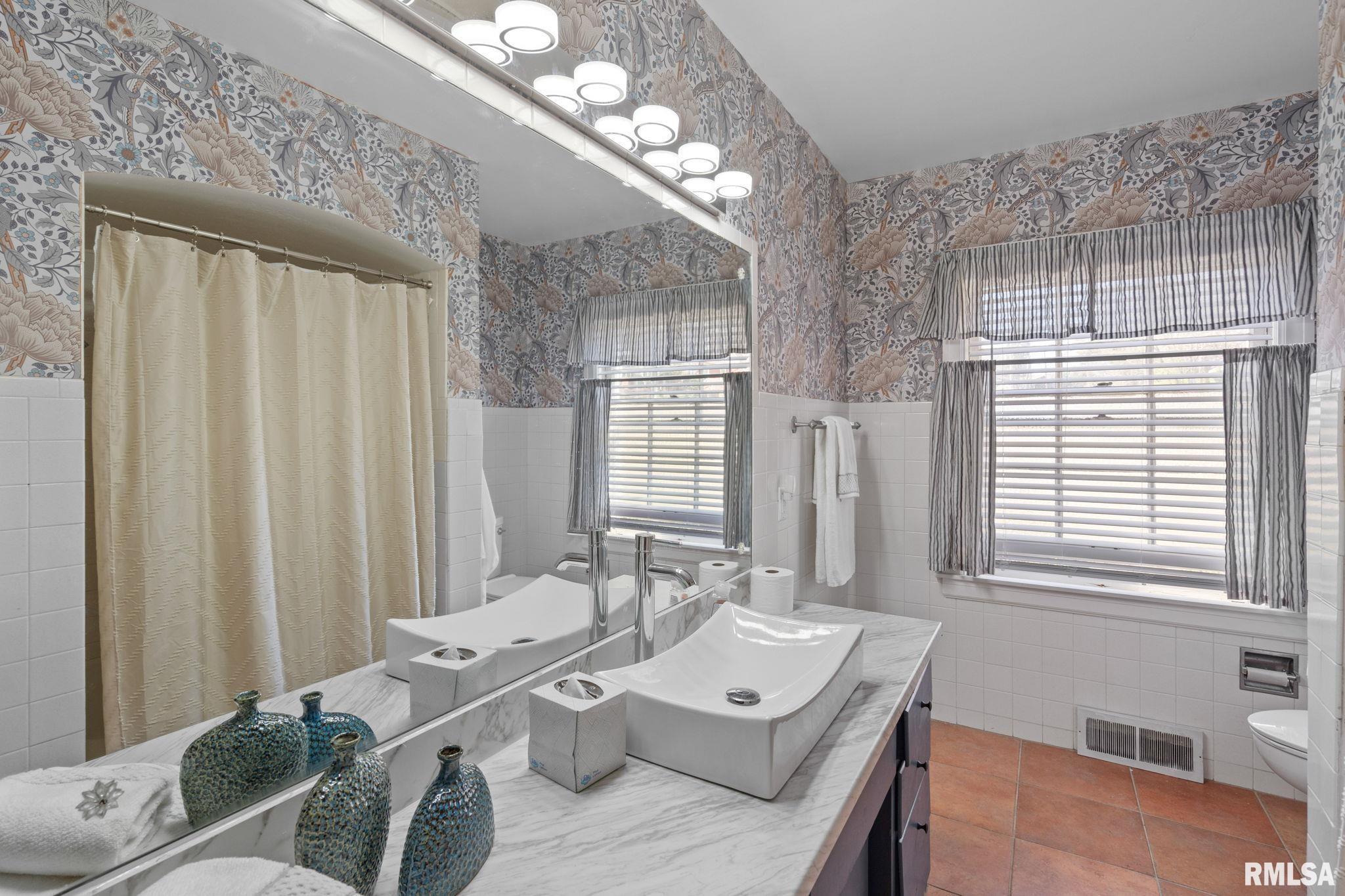 110 Grant Street, Bettendorf, Iowa image 21