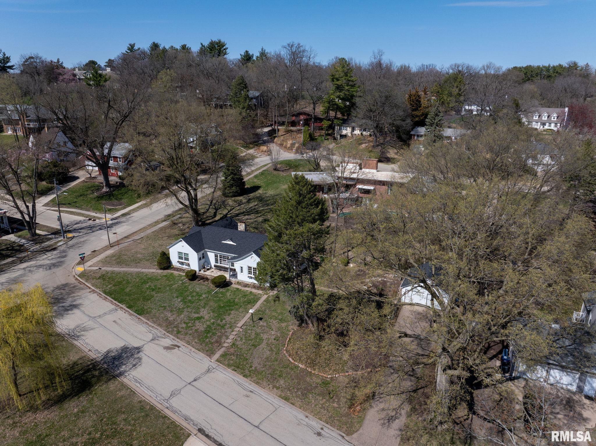 110 Grant Street, Bettendorf, Iowa image 39